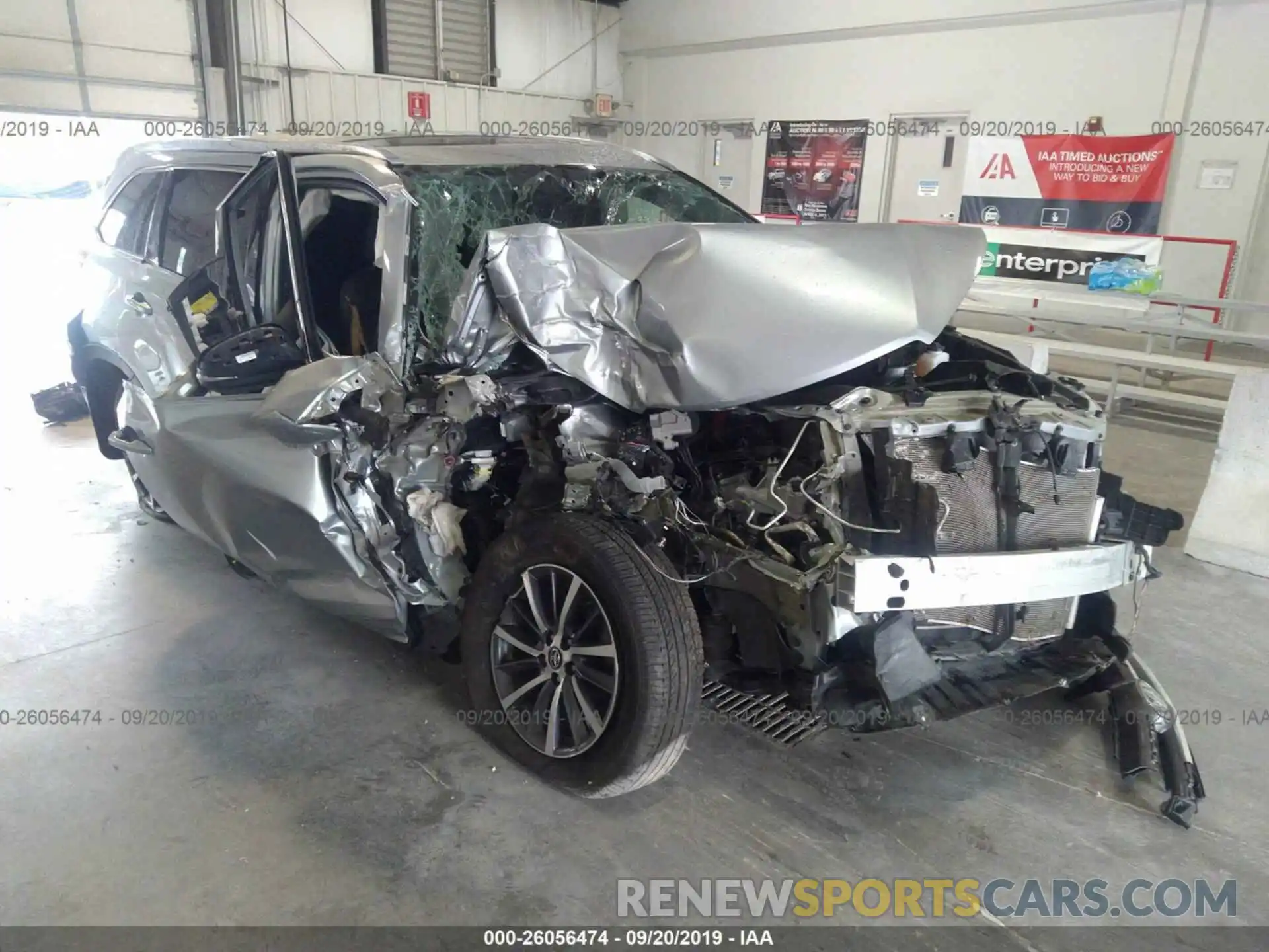 1 Photograph of a damaged car 5TDJZRFH0KS577915 TOYOTA HIGHLANDER 2019