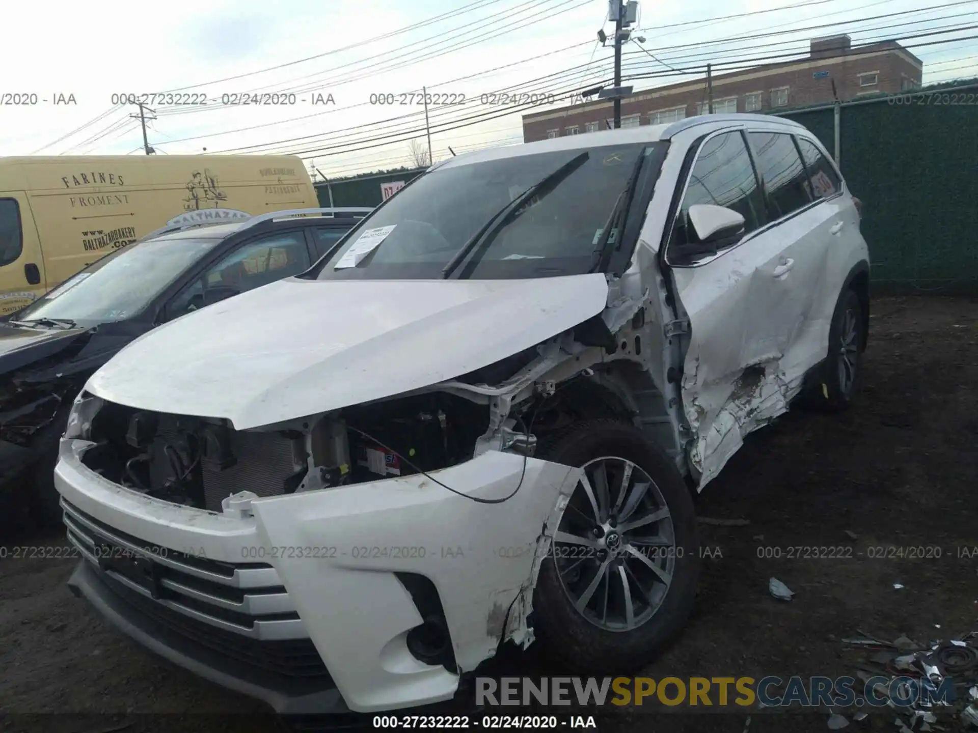 2 Photograph of a damaged car 5TDJZRFH0KS578367 TOYOTA HIGHLANDER 2019