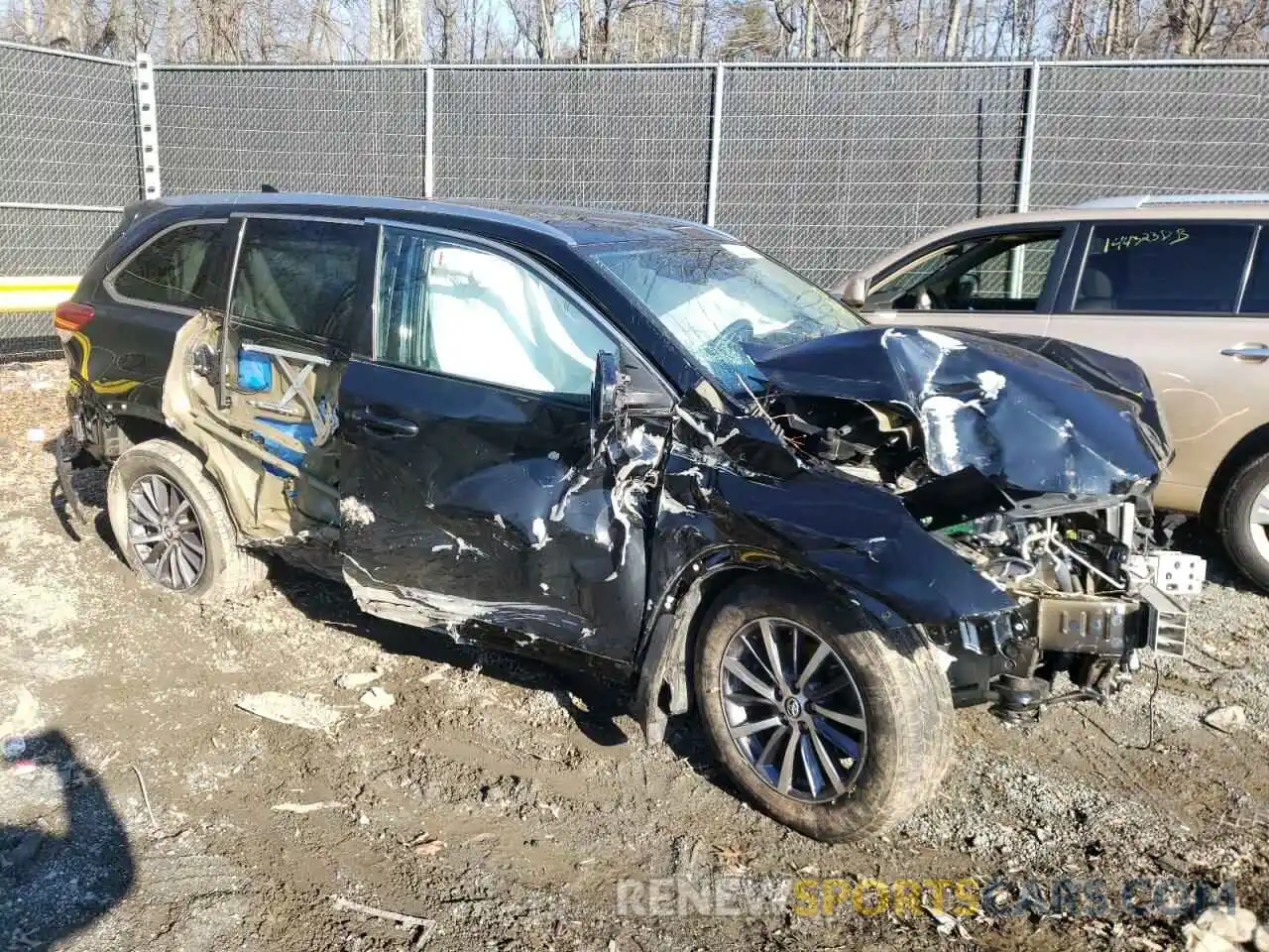 9 Photograph of a damaged car 5TDJZRFH0KS579230 TOYOTA HIGHLANDER 2019