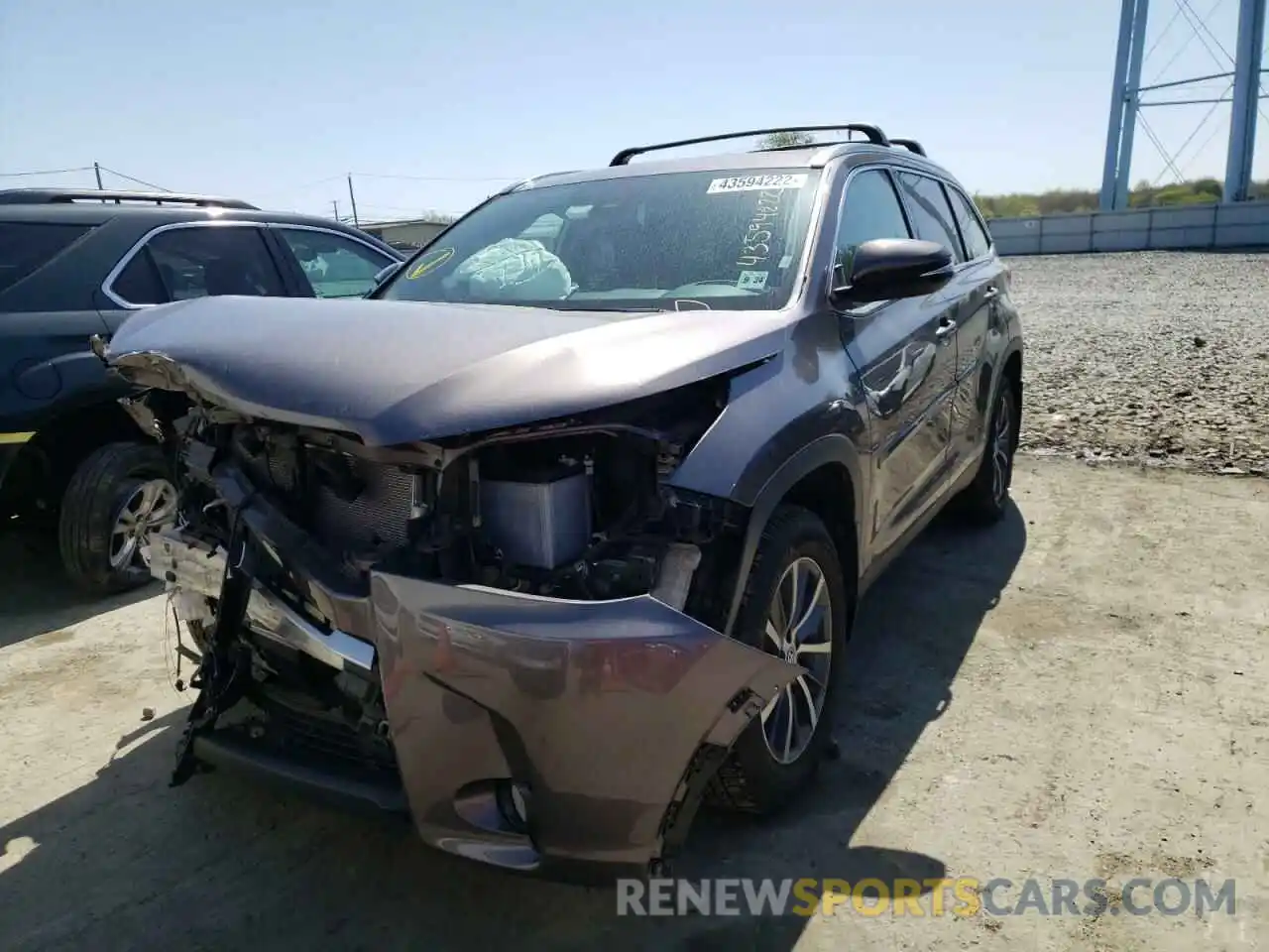 2 Photograph of a damaged car 5TDJZRFH0KS581964 TOYOTA HIGHLANDER 2019