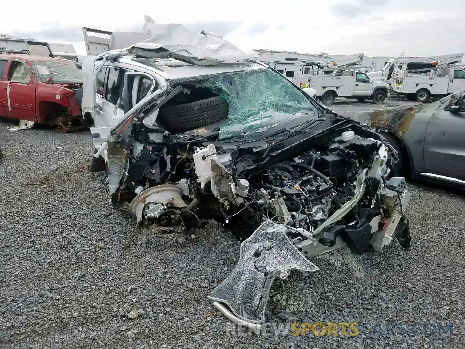 1 Photograph of a damaged car 5TDJZRFH0KS582581 TOYOTA HIGHLANDER 2019