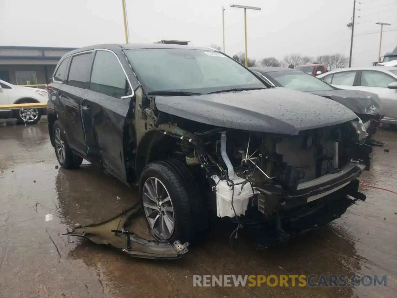 1 Photograph of a damaged car 5TDJZRFH0KS584170 TOYOTA HIGHLANDER 2019