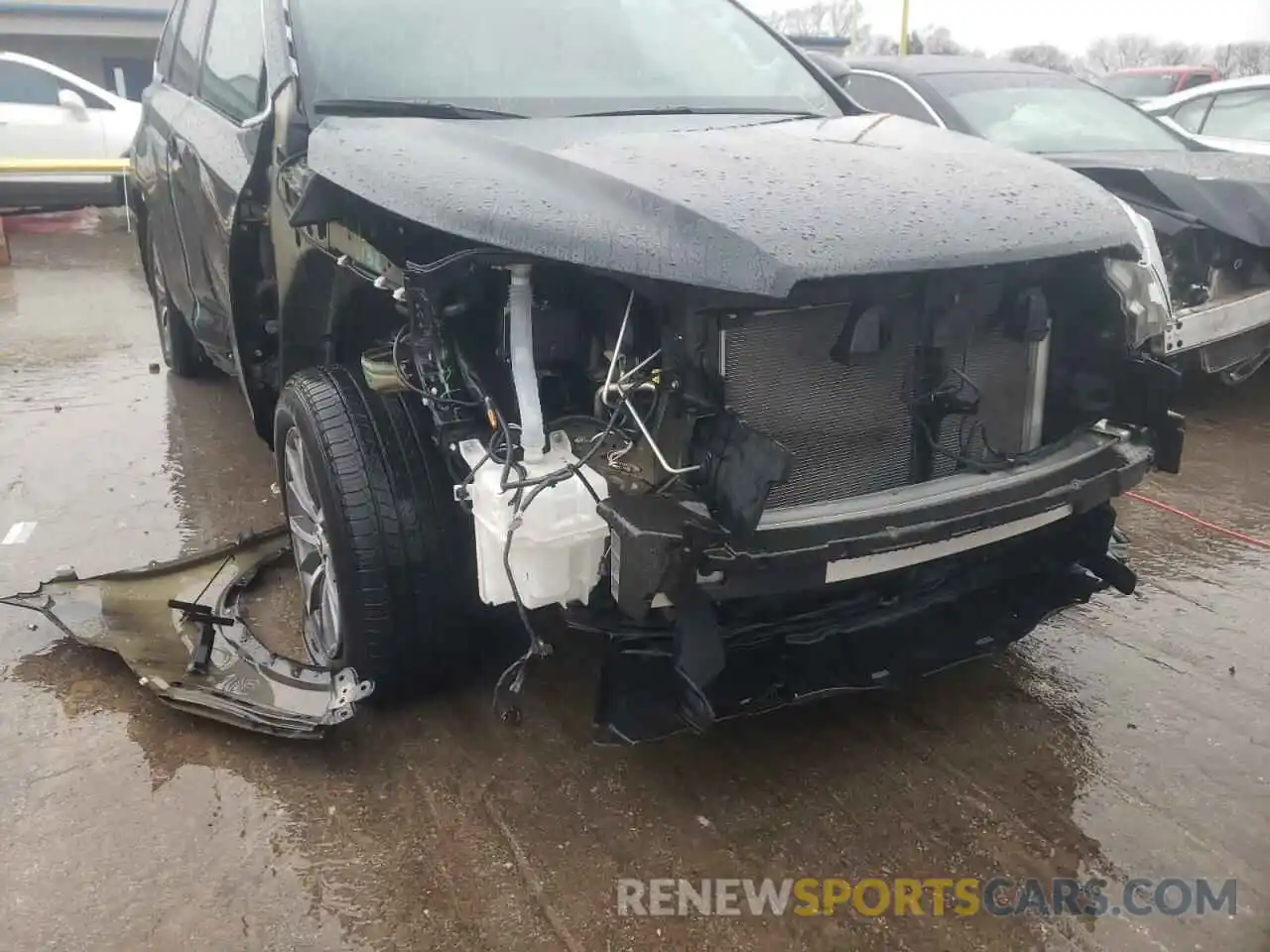 9 Photograph of a damaged car 5TDJZRFH0KS584170 TOYOTA HIGHLANDER 2019