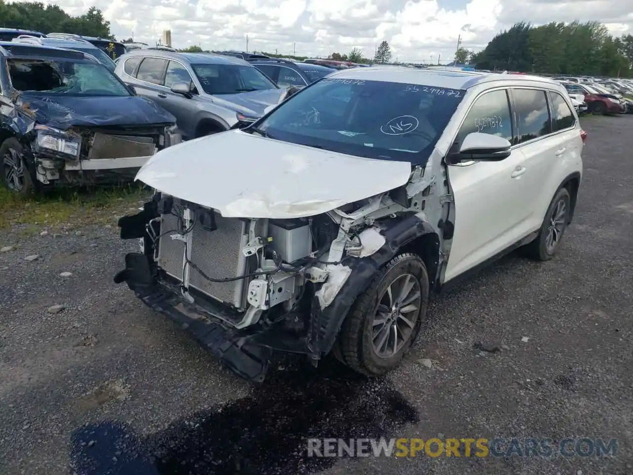 2 Photograph of a damaged car 5TDJZRFH0KS587926 TOYOTA HIGHLANDER 2019