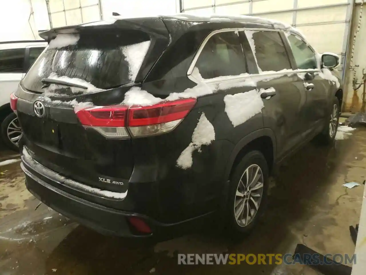 4 Фотография поврежденного автомобиля 5TDJZRFH0KS588297 TOYOTA HIGHLANDER 2019