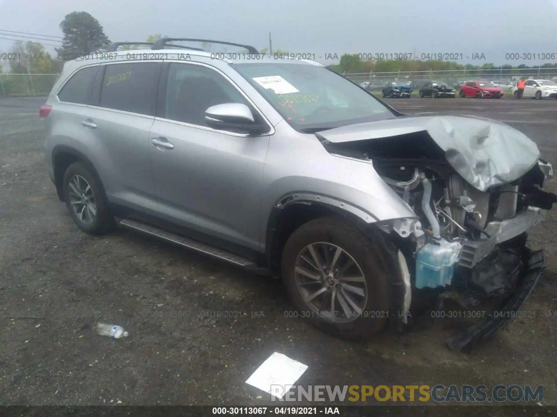 1 Photograph of a damaged car 5TDJZRFH0KS589059 TOYOTA HIGHLANDER 2019