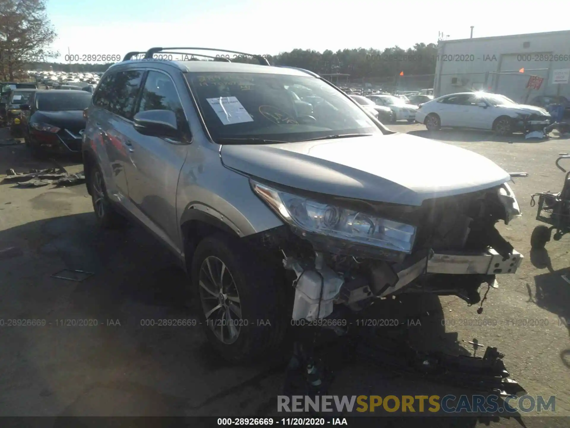 1 Photograph of a damaged car 5TDJZRFH0KS589806 TOYOTA HIGHLANDER 2019