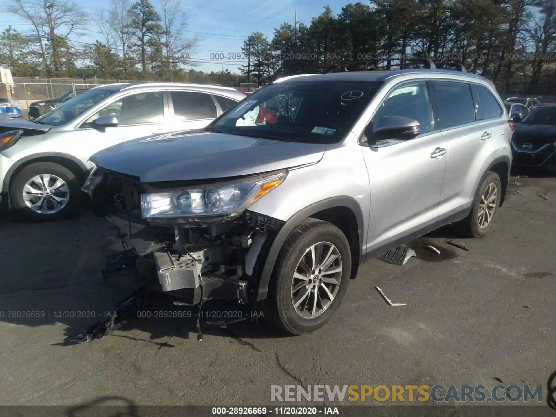 2 Photograph of a damaged car 5TDJZRFH0KS589806 TOYOTA HIGHLANDER 2019