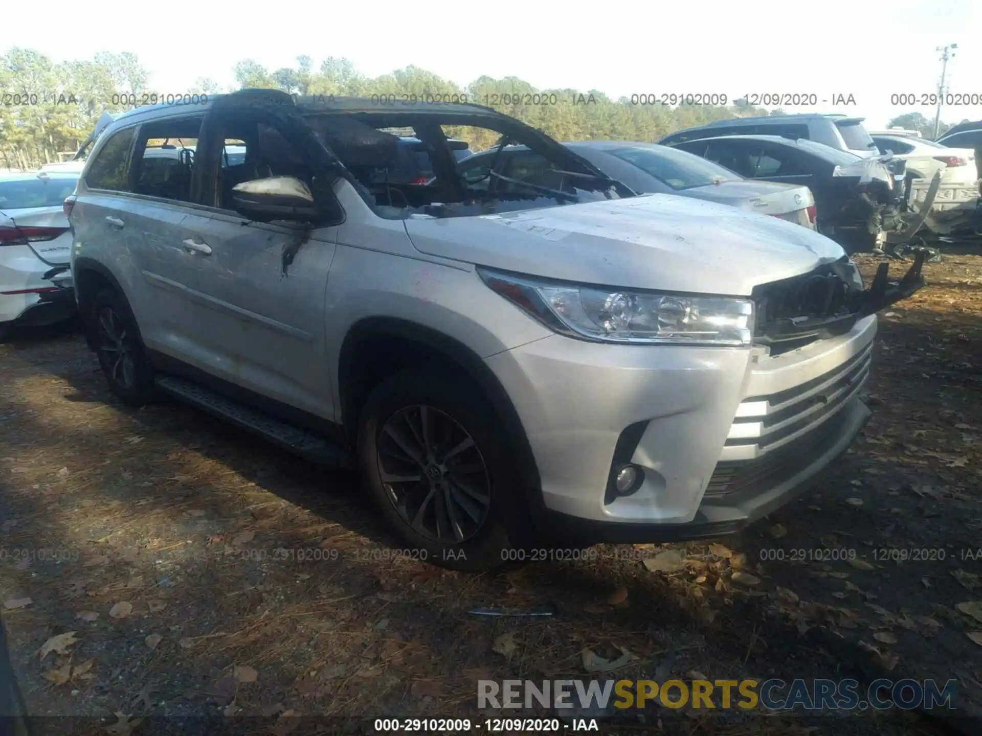 1 Photograph of a damaged car 5TDJZRFH0KS590776 TOYOTA HIGHLANDER 2019