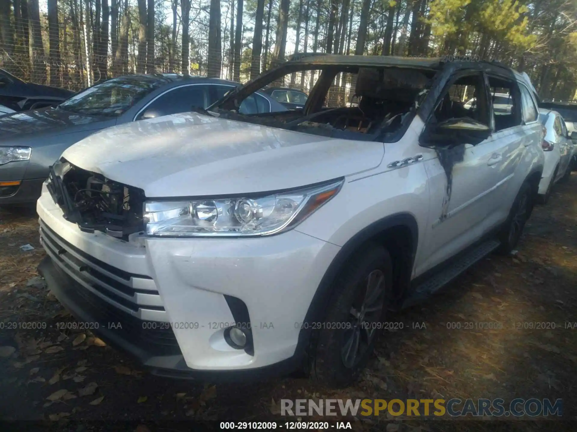 6 Photograph of a damaged car 5TDJZRFH0KS590776 TOYOTA HIGHLANDER 2019