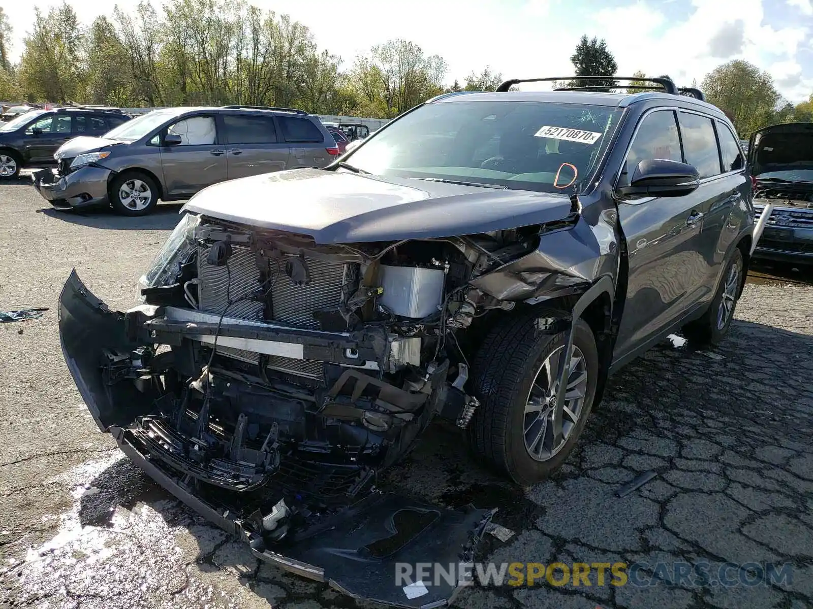 2 Photograph of a damaged car 5TDJZRFH0KS591670 TOYOTA HIGHLANDER 2019