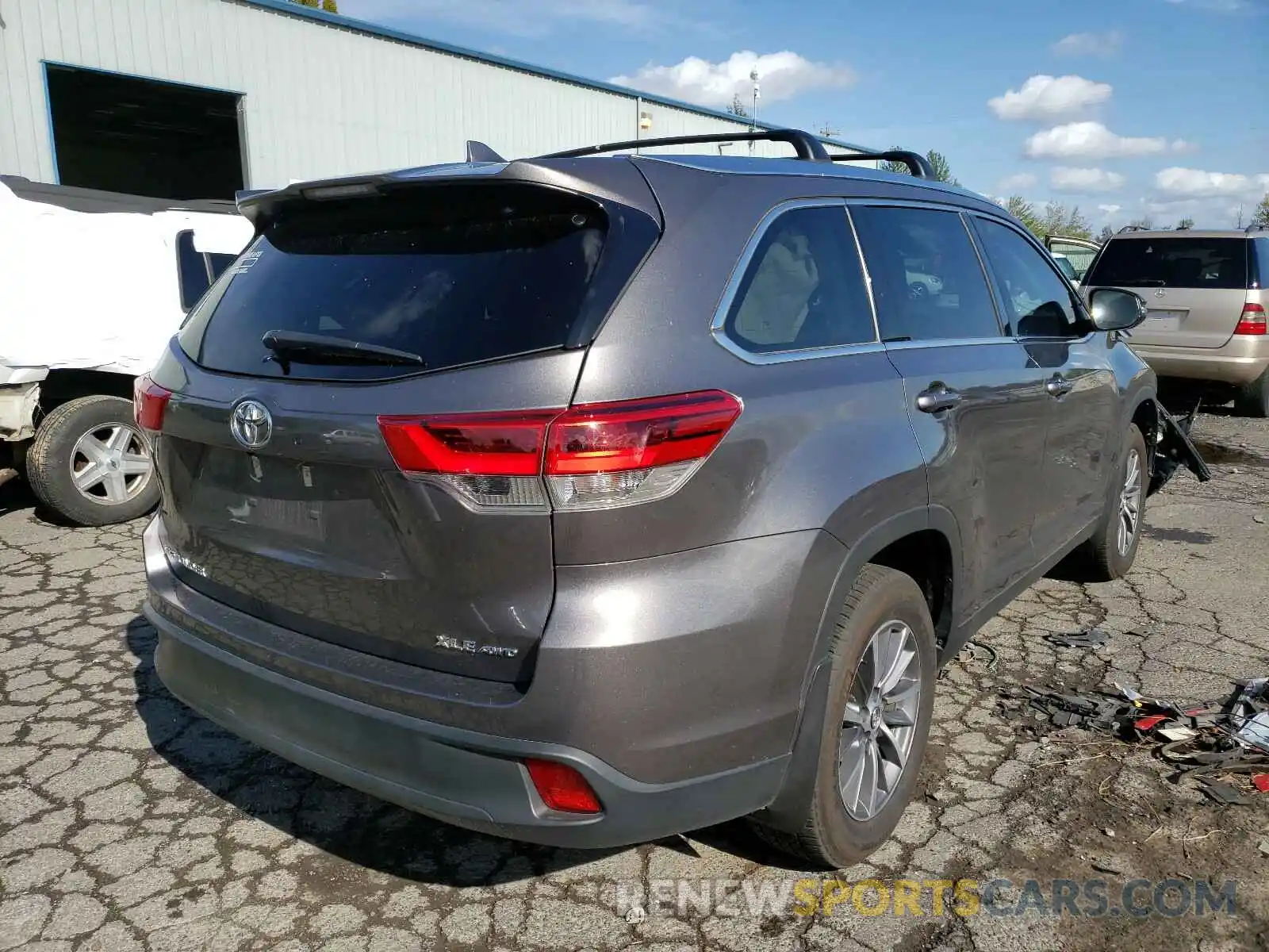 4 Фотография поврежденного автомобиля 5TDJZRFH0KS591670 TOYOTA HIGHLANDER 2019