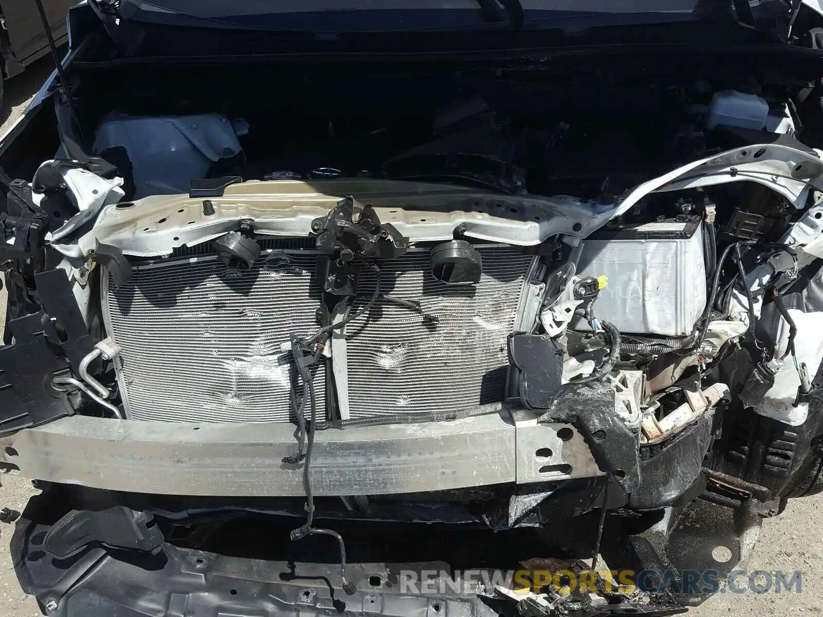 7 Photograph of a damaged car 5TDJZRFH0KS592561 TOYOTA HIGHLANDER 2019