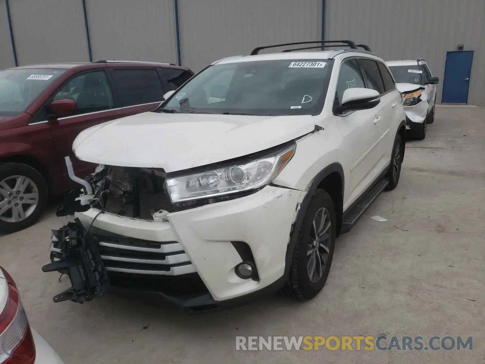 2 Photograph of a damaged car 5TDJZRFH0KS594410 TOYOTA HIGHLANDER 2019