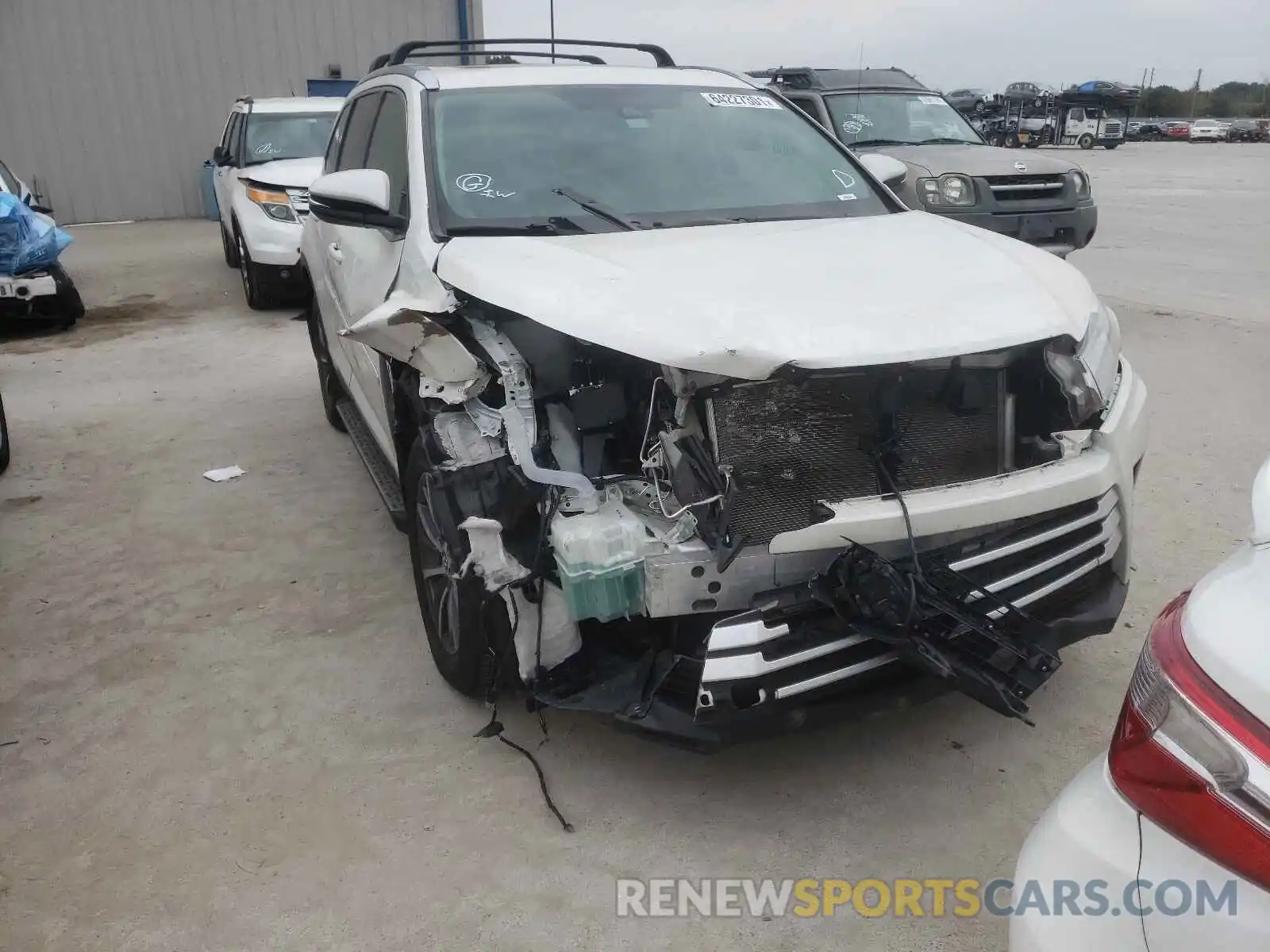 9 Photograph of a damaged car 5TDJZRFH0KS594410 TOYOTA HIGHLANDER 2019