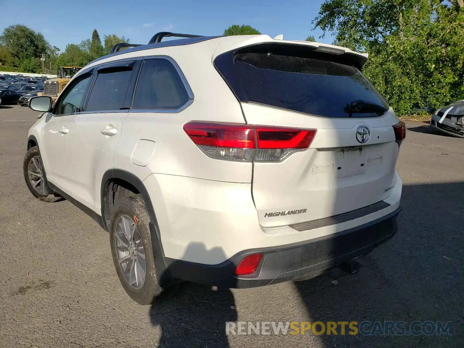 3 Фотография поврежденного автомобиля 5TDJZRFH0KS595976 TOYOTA HIGHLANDER 2019