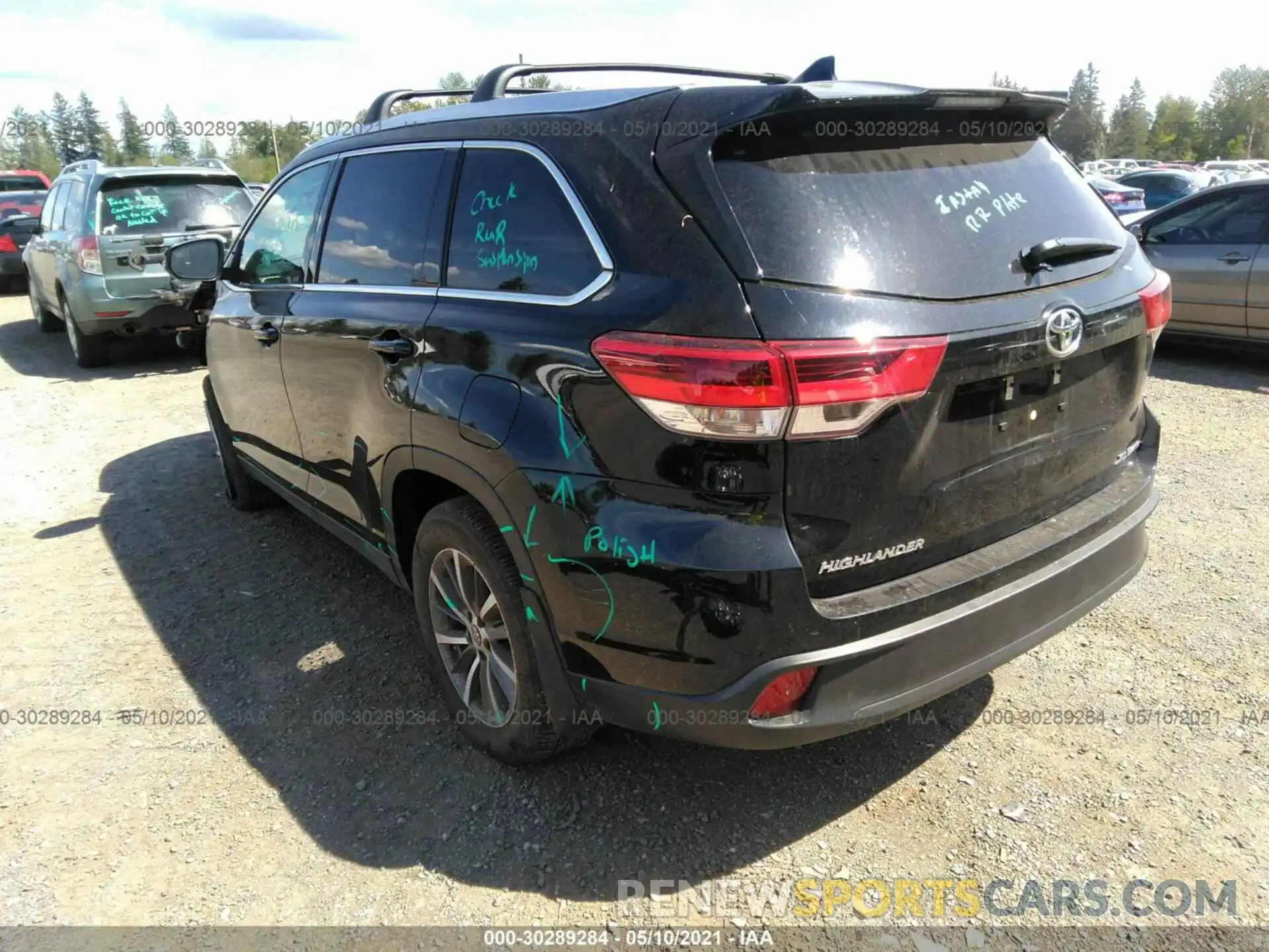 3 Photograph of a damaged car 5TDJZRFH0KS600285 TOYOTA HIGHLANDER 2019