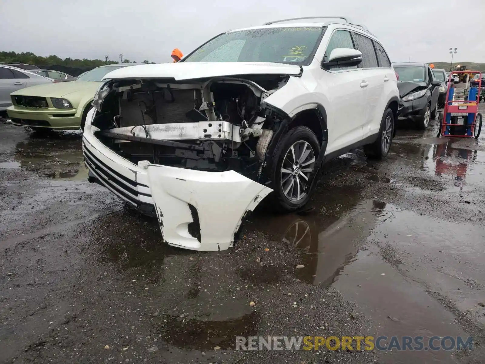 2 Фотография поврежденного автомобиля 5TDJZRFH0KS600805 TOYOTA HIGHLANDER 2019