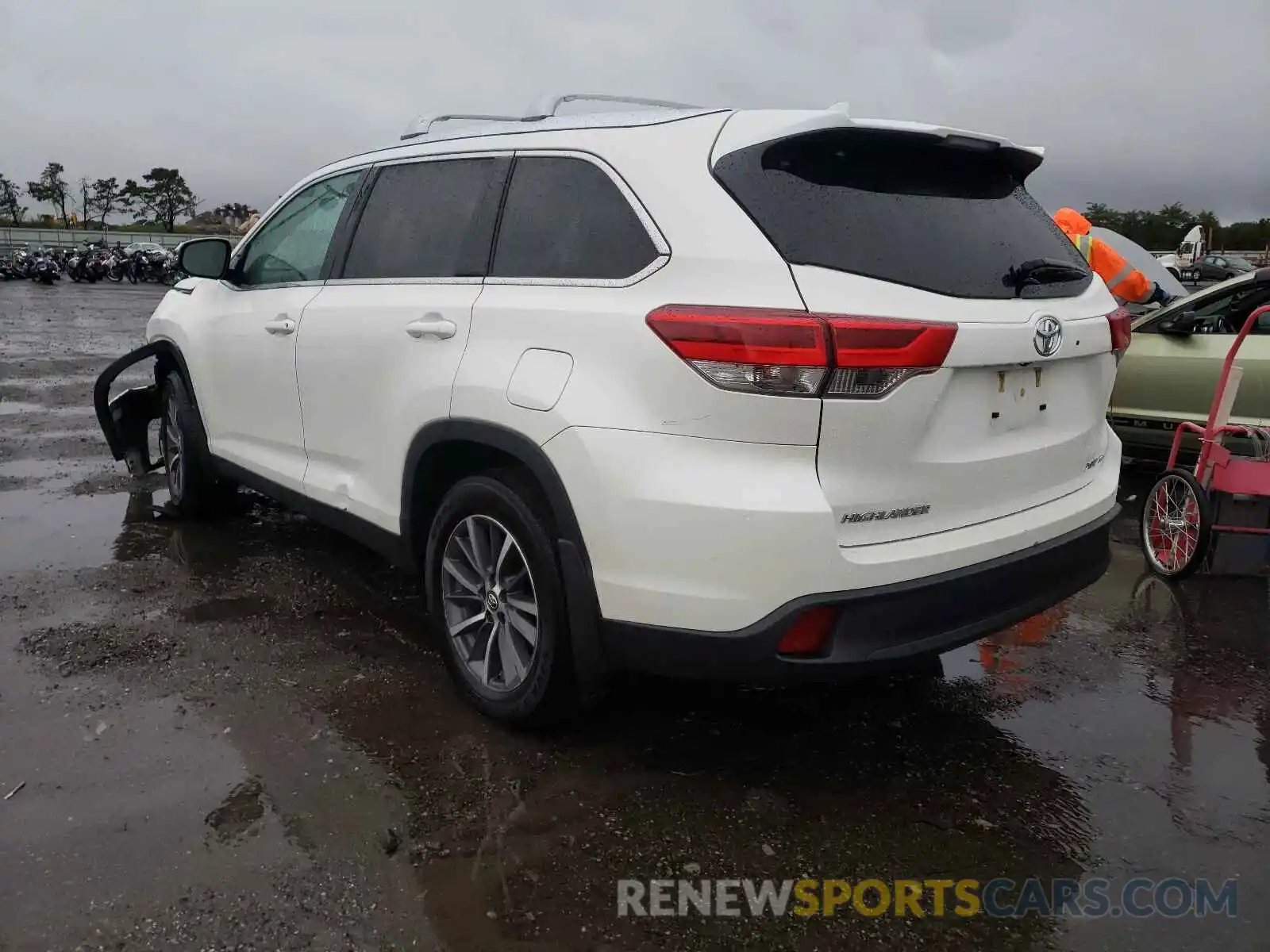 3 Фотография поврежденного автомобиля 5TDJZRFH0KS600805 TOYOTA HIGHLANDER 2019