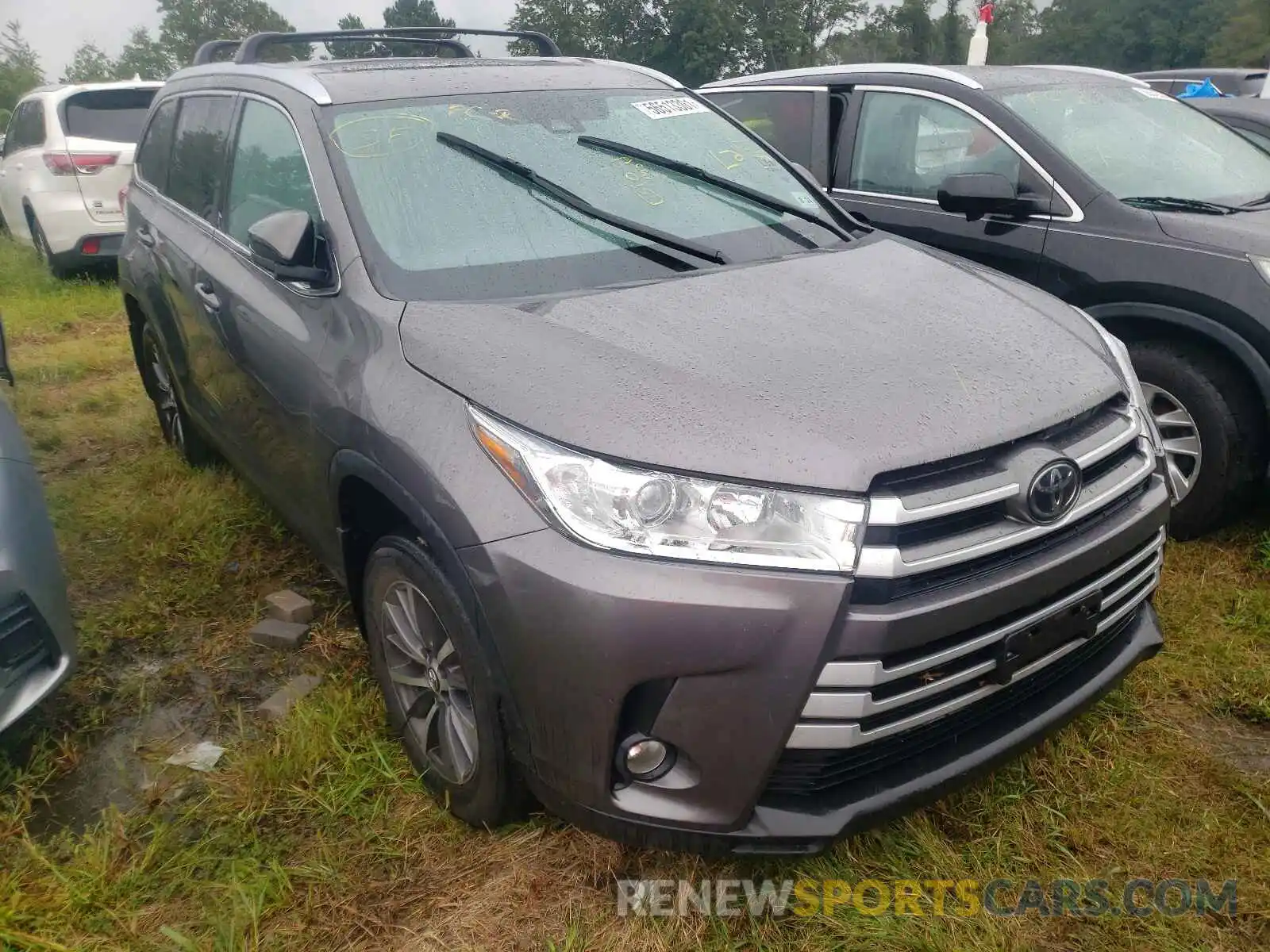 1 Photograph of a damaged car 5TDJZRFH0KS601159 TOYOTA HIGHLANDER 2019