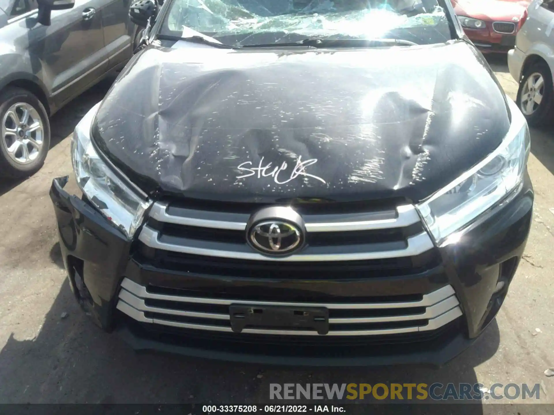 10 Photograph of a damaged car 5TDJZRFH0KS606104 TOYOTA HIGHLANDER 2019