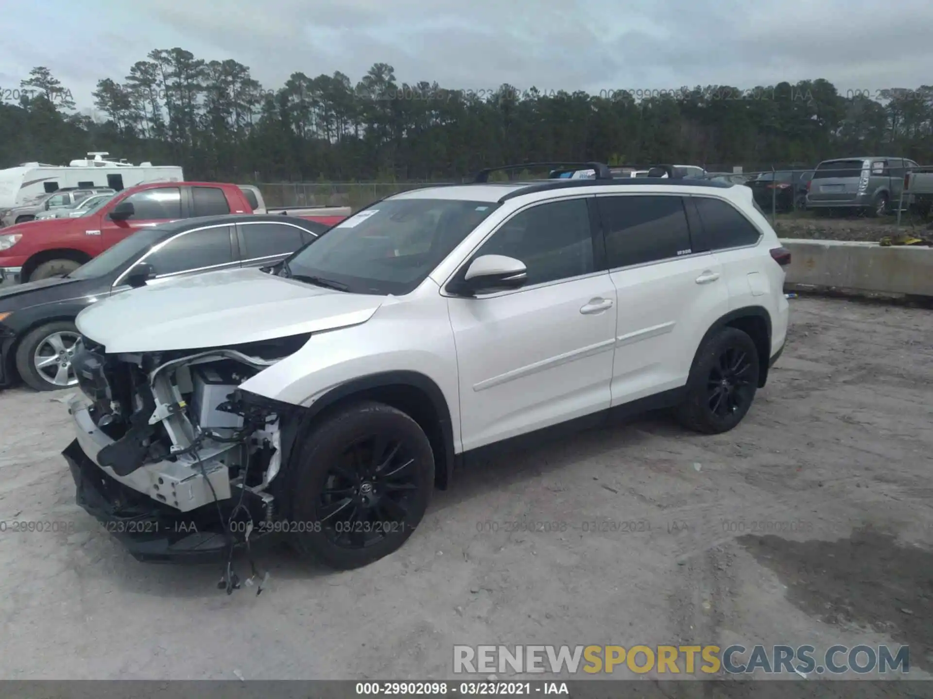 2 Photograph of a damaged car 5TDJZRFH0KS606586 TOYOTA HIGHLANDER 2019