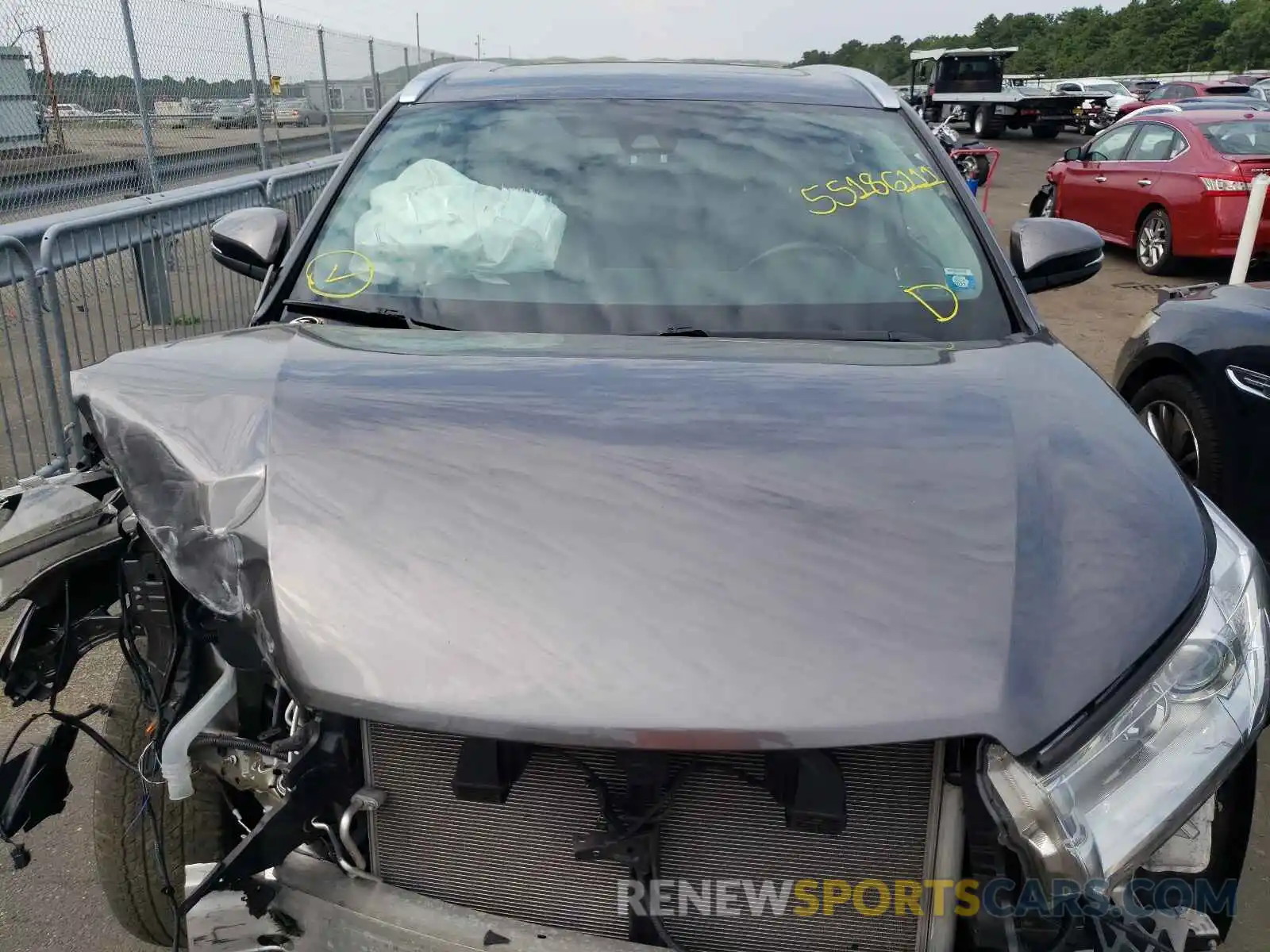 7 Photograph of a damaged car 5TDJZRFH0KS607737 TOYOTA HIGHLANDER 2019