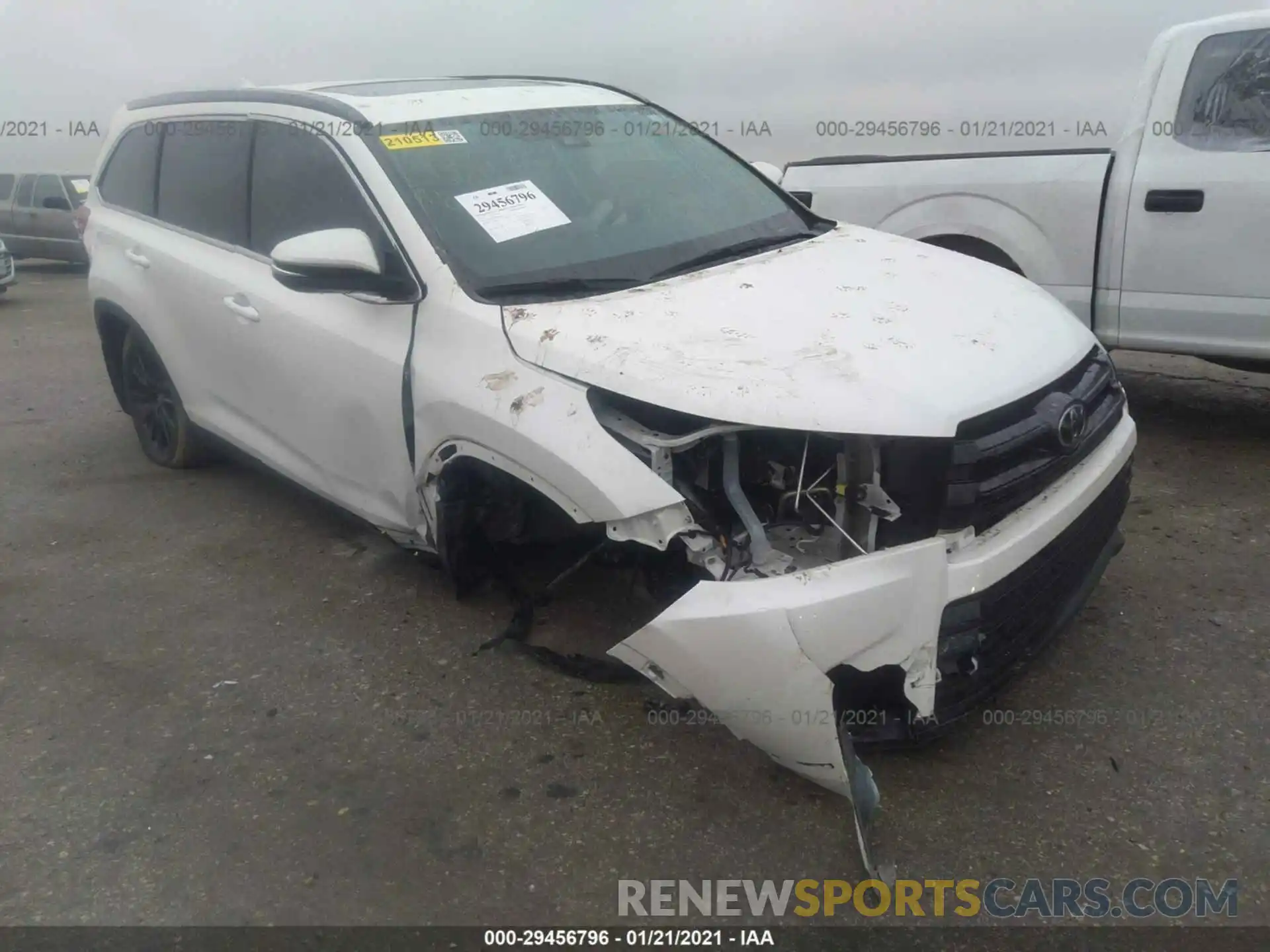 1 Photograph of a damaged car 5TDJZRFH0KS608564 TOYOTA HIGHLANDER 2019