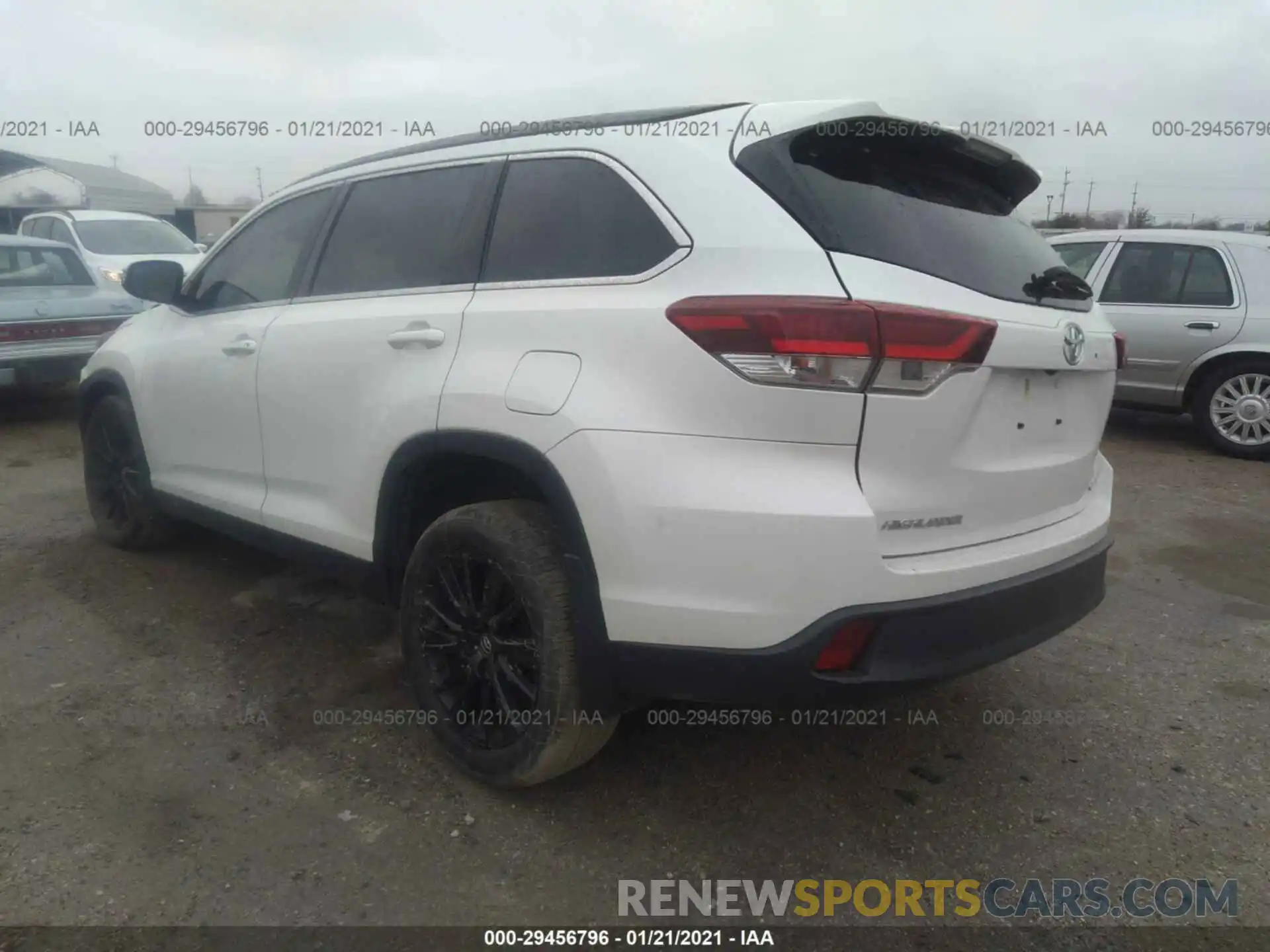 3 Фотография поврежденного автомобиля 5TDJZRFH0KS608564 TOYOTA HIGHLANDER 2019