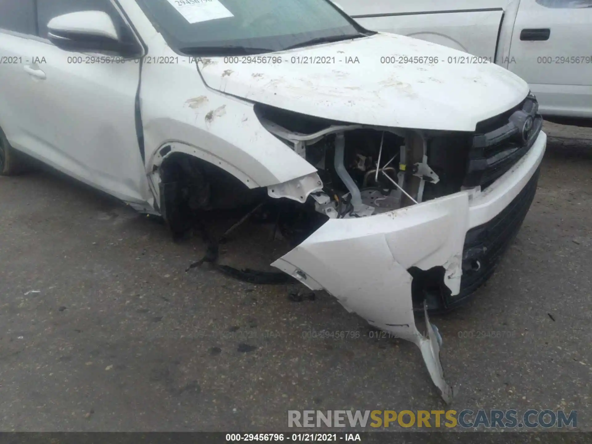 6 Photograph of a damaged car 5TDJZRFH0KS608564 TOYOTA HIGHLANDER 2019