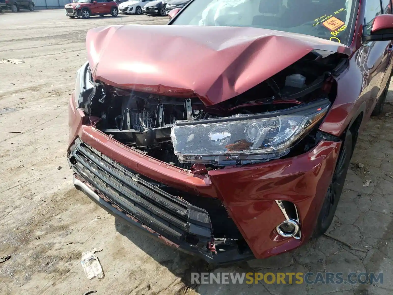 9 Photograph of a damaged car 5TDJZRFH0KS610699 TOYOTA HIGHLANDER 2019