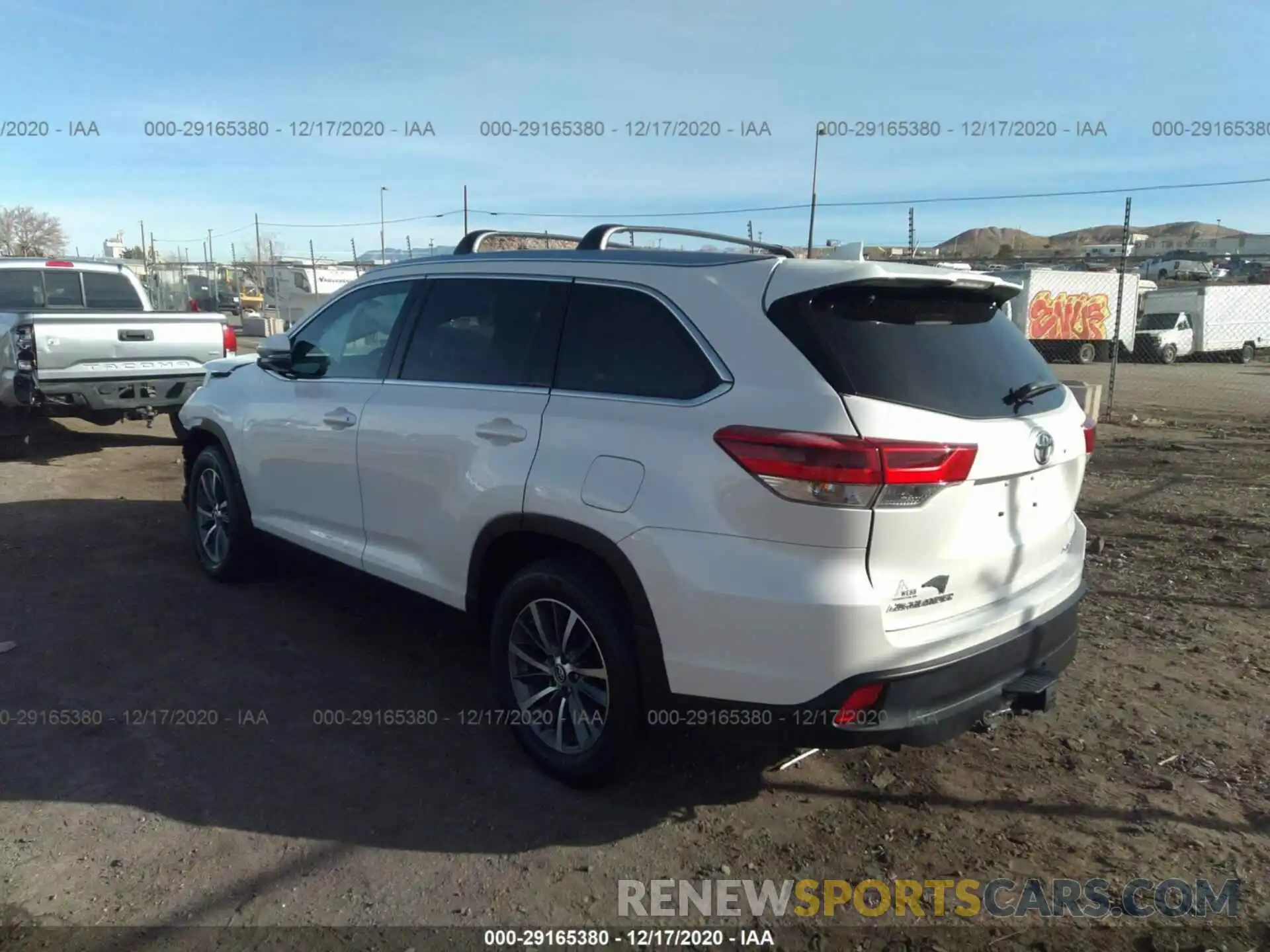 3 Photograph of a damaged car 5TDJZRFH0KS610850 TOYOTA HIGHLANDER 2019