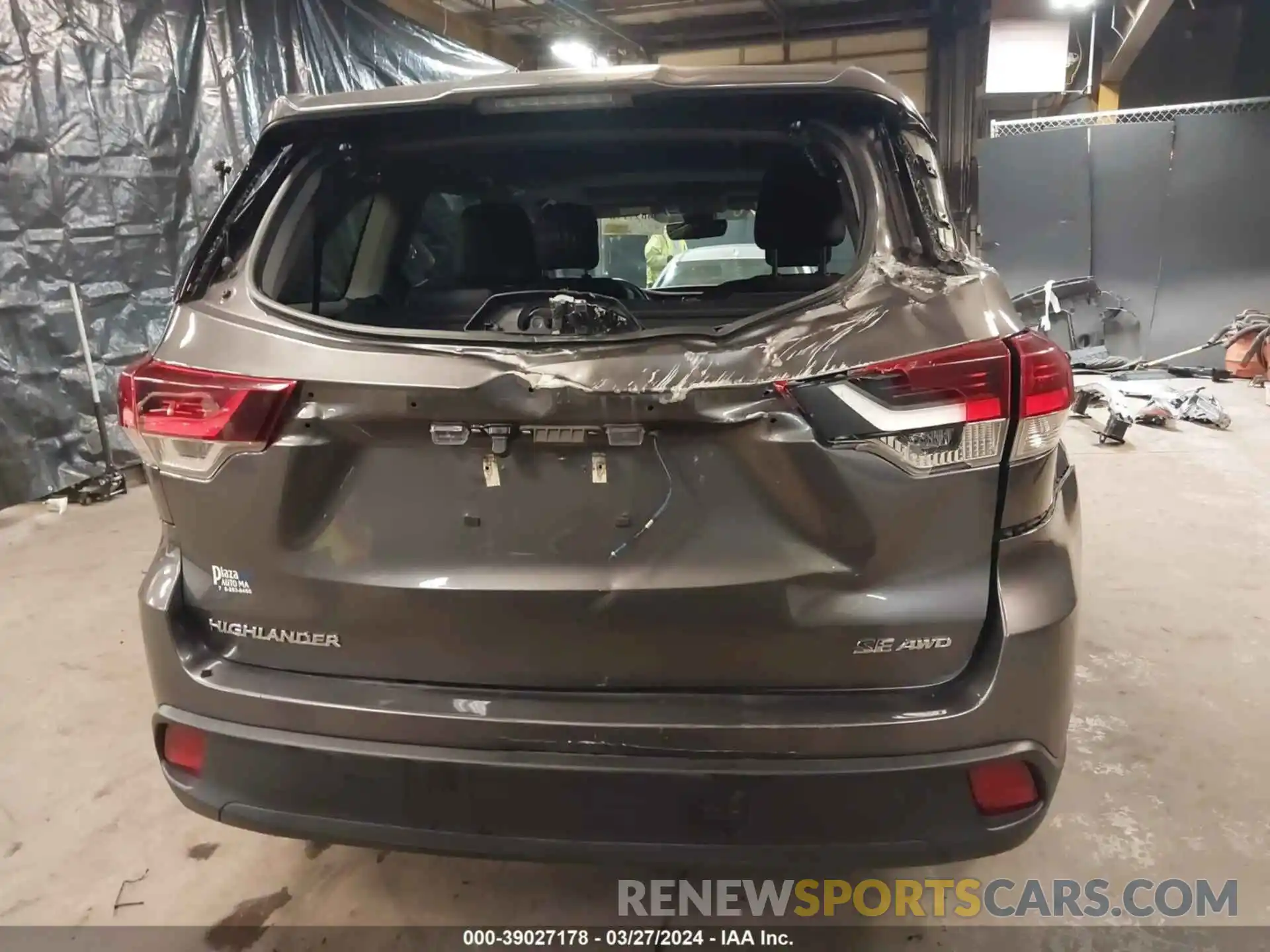 16 Photograph of a damaged car 5TDJZRFH0KS616311 TOYOTA HIGHLANDER 2019