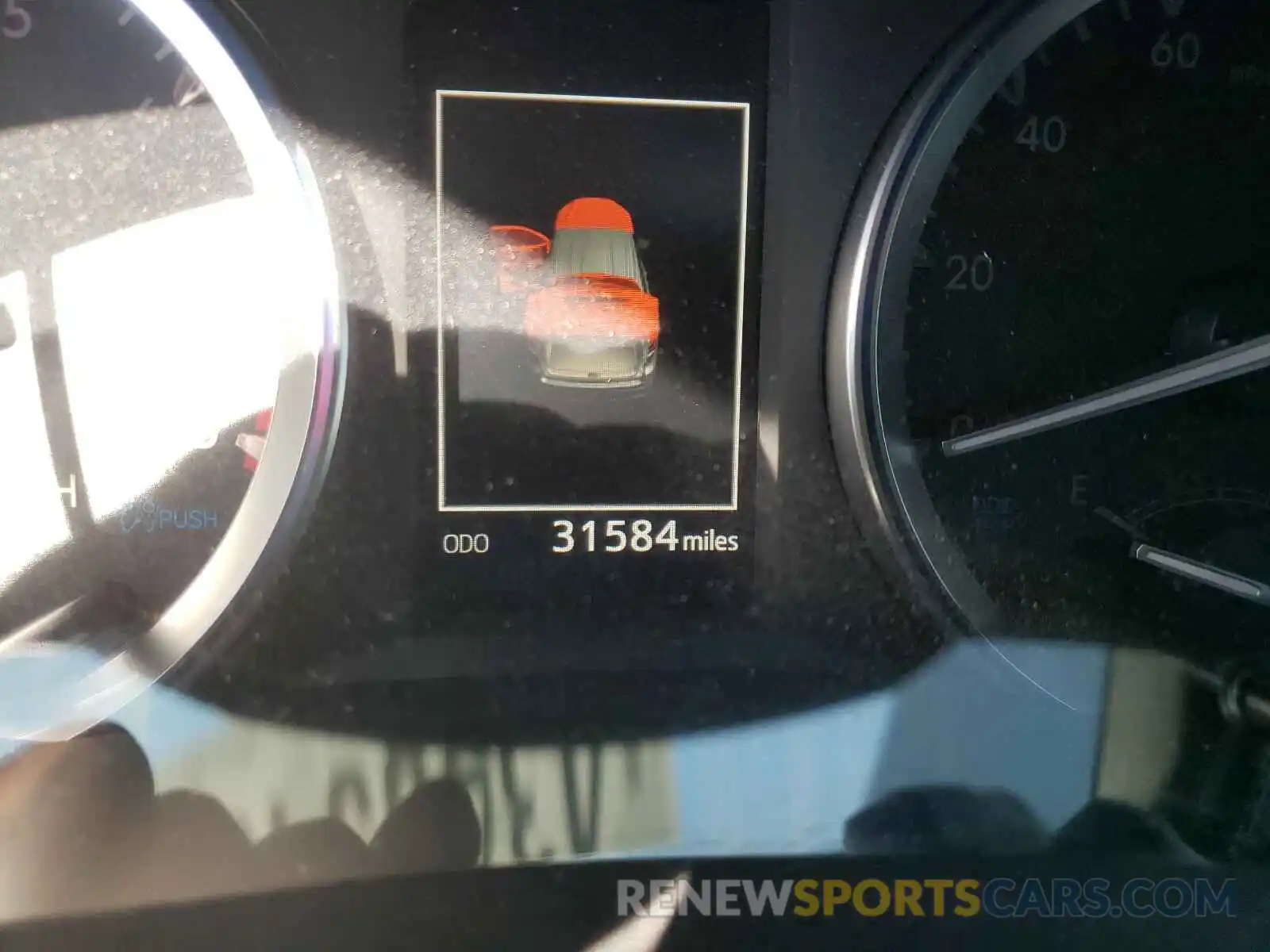 8 Photograph of a damaged car 5TDJZRFH0KS617197 TOYOTA HIGHLANDER 2019