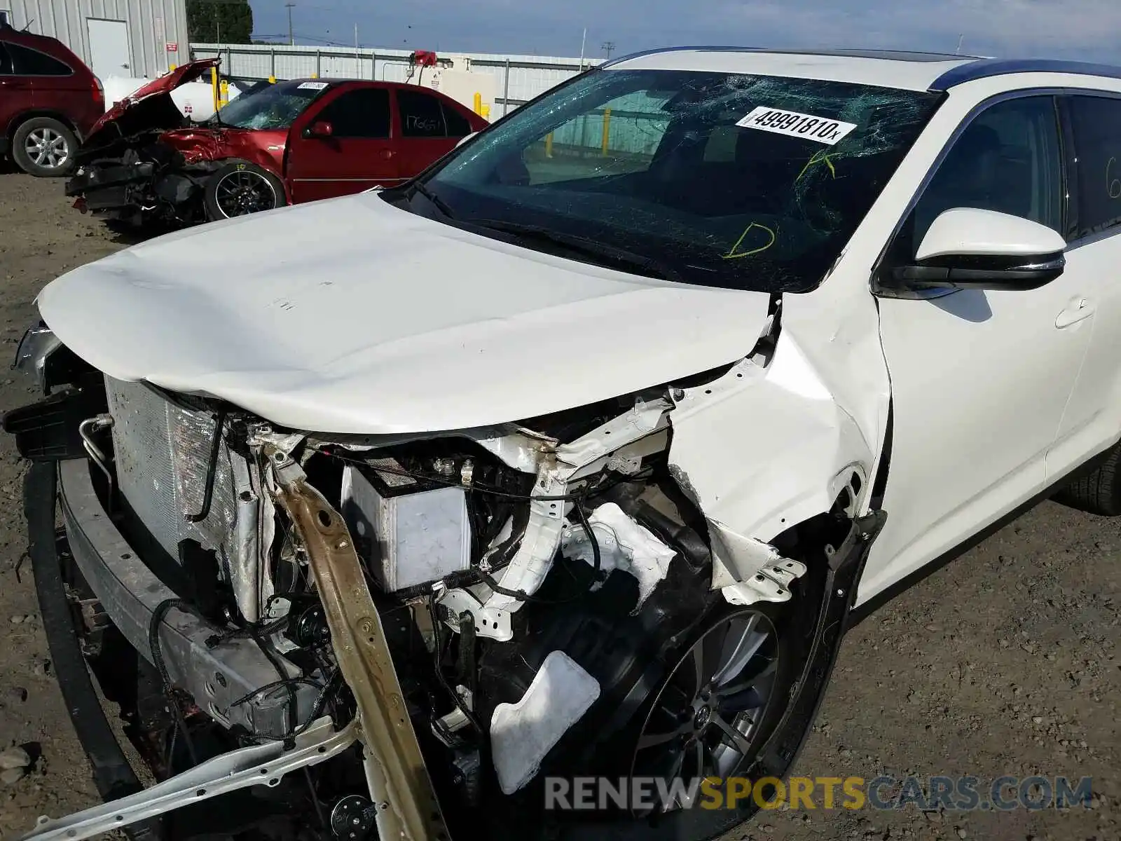 9 Photograph of a damaged car 5TDJZRFH0KS617667 TOYOTA HIGHLANDER 2019