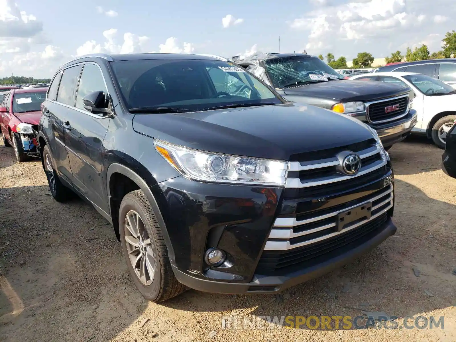 1 Photograph of a damaged car 5TDJZRFH0KS619600 TOYOTA HIGHLANDER 2019