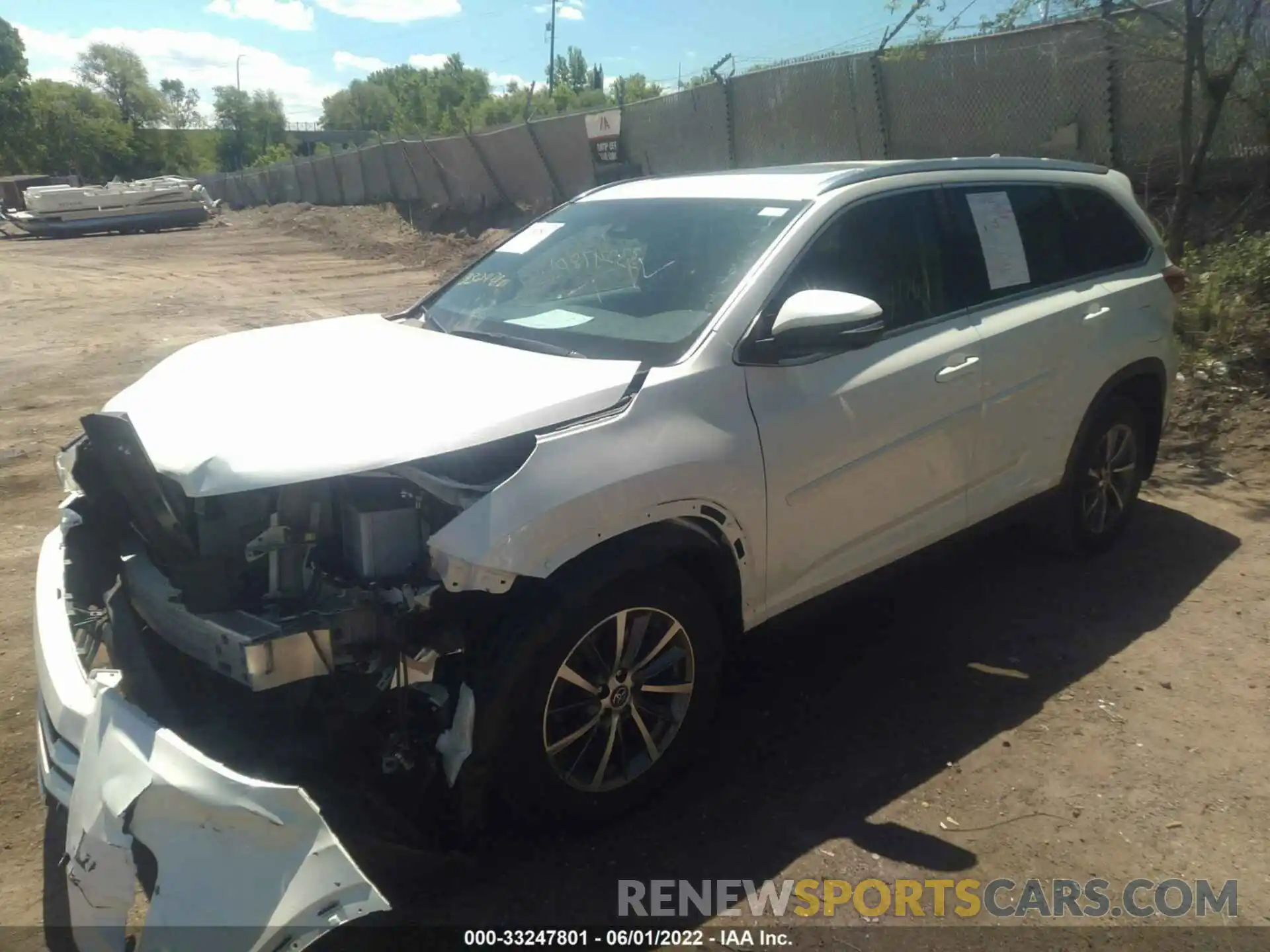 2 Photograph of a damaged car 5TDJZRFH0KS620309 TOYOTA HIGHLANDER 2019