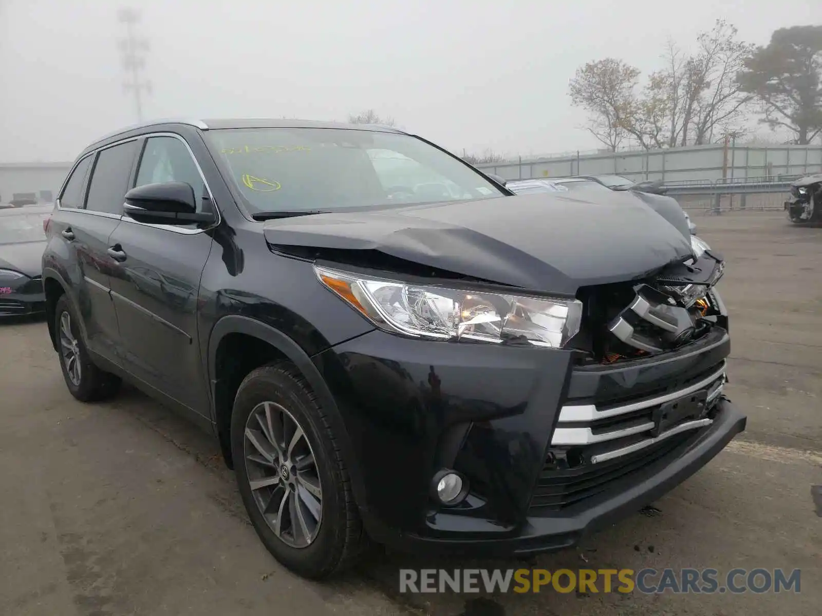 1 Photograph of a damaged car 5TDJZRFH0KS625350 TOYOTA HIGHLANDER 2019