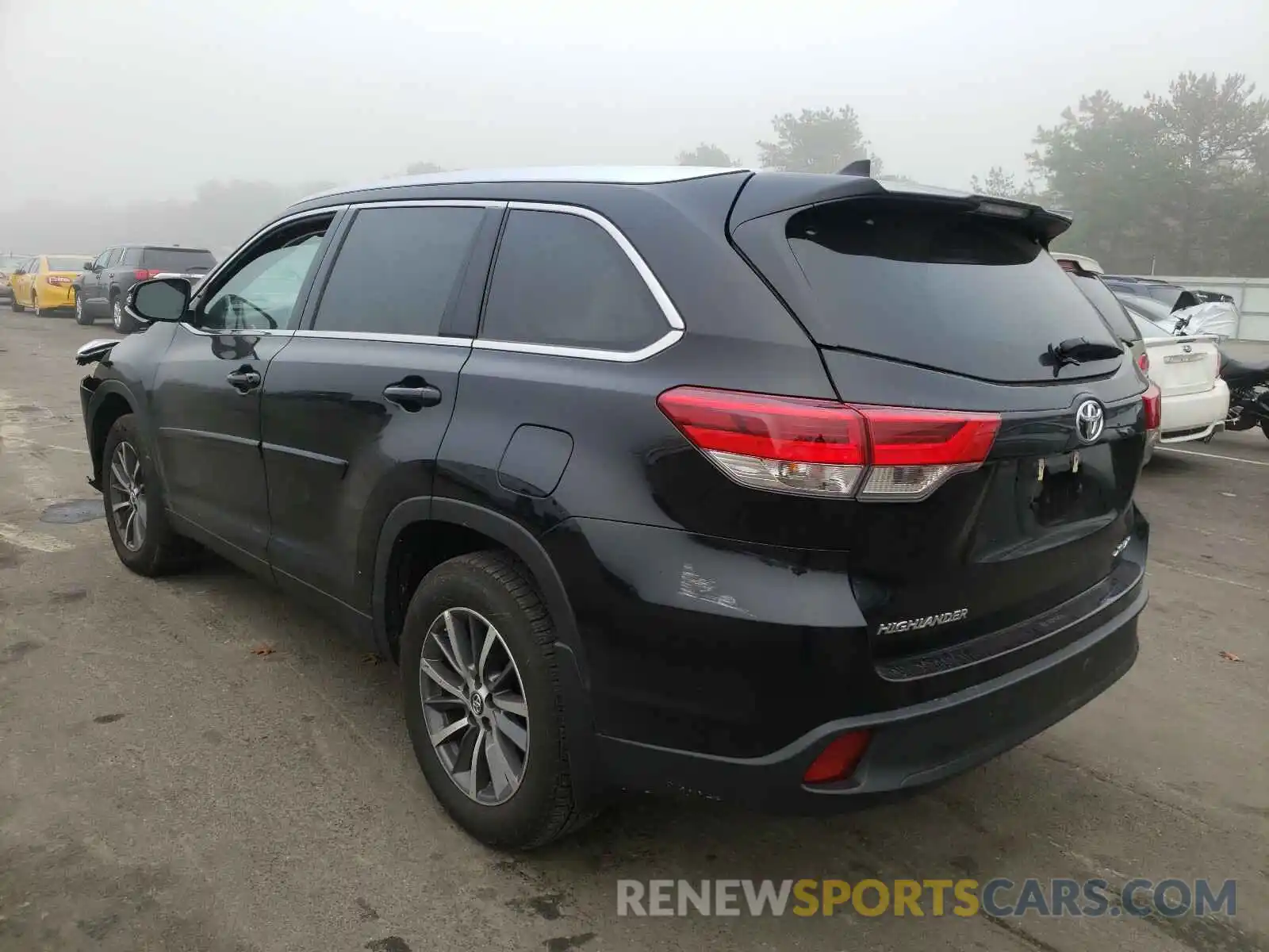 3 Photograph of a damaged car 5TDJZRFH0KS625350 TOYOTA HIGHLANDER 2019