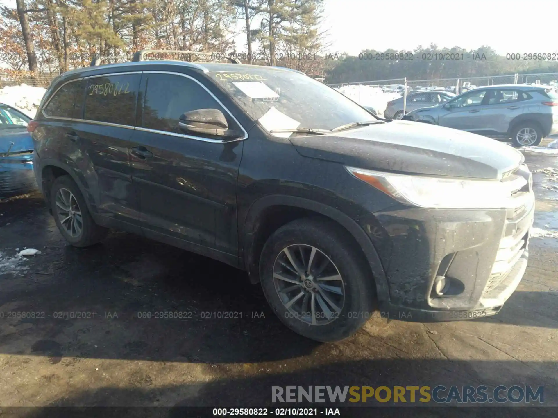 1 Photograph of a damaged car 5TDJZRFH0KS628278 TOYOTA HIGHLANDER 2019