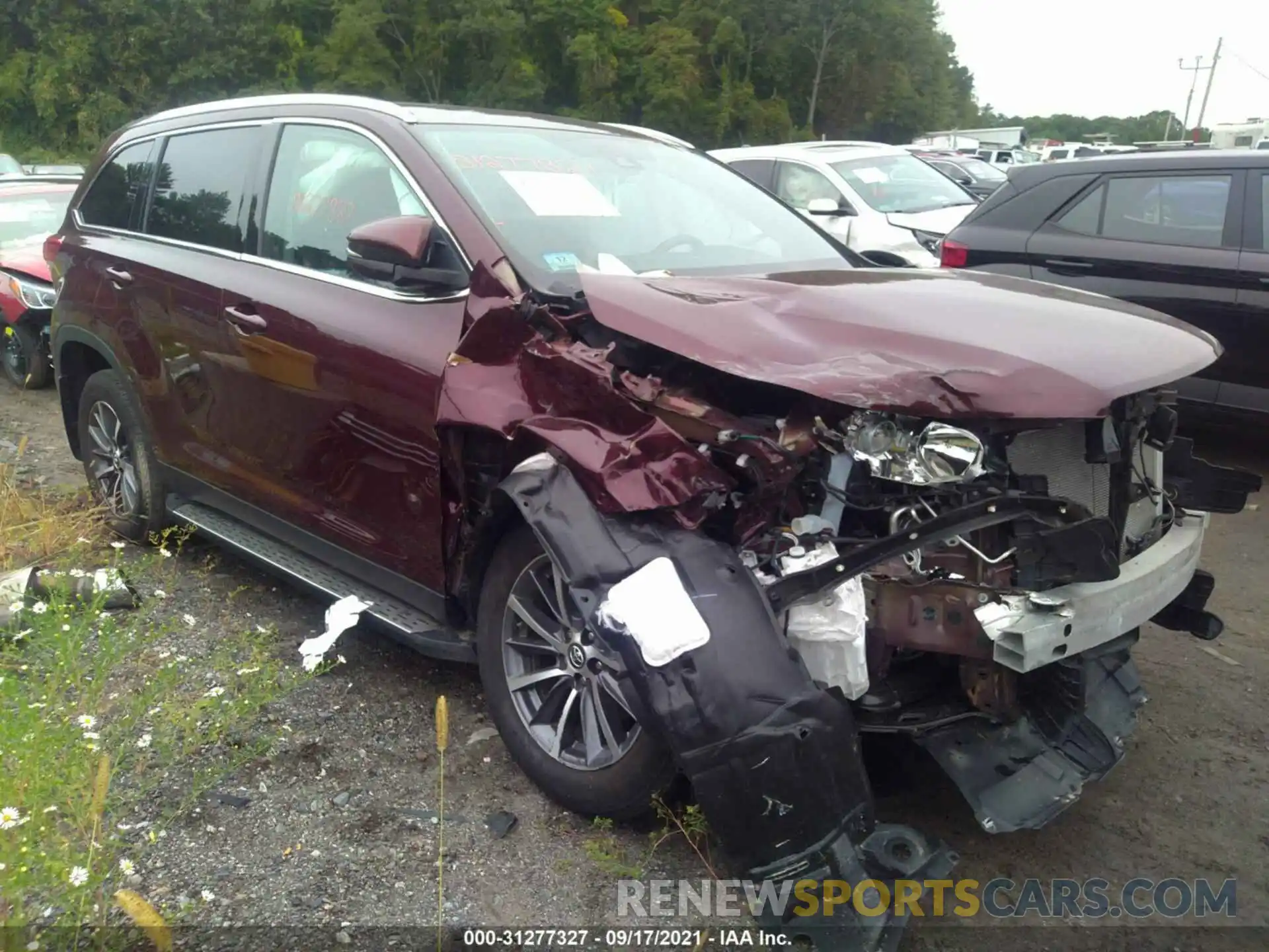 1 Photograph of a damaged car 5TDJZRFH0KS702489 TOYOTA HIGHLANDER 2019