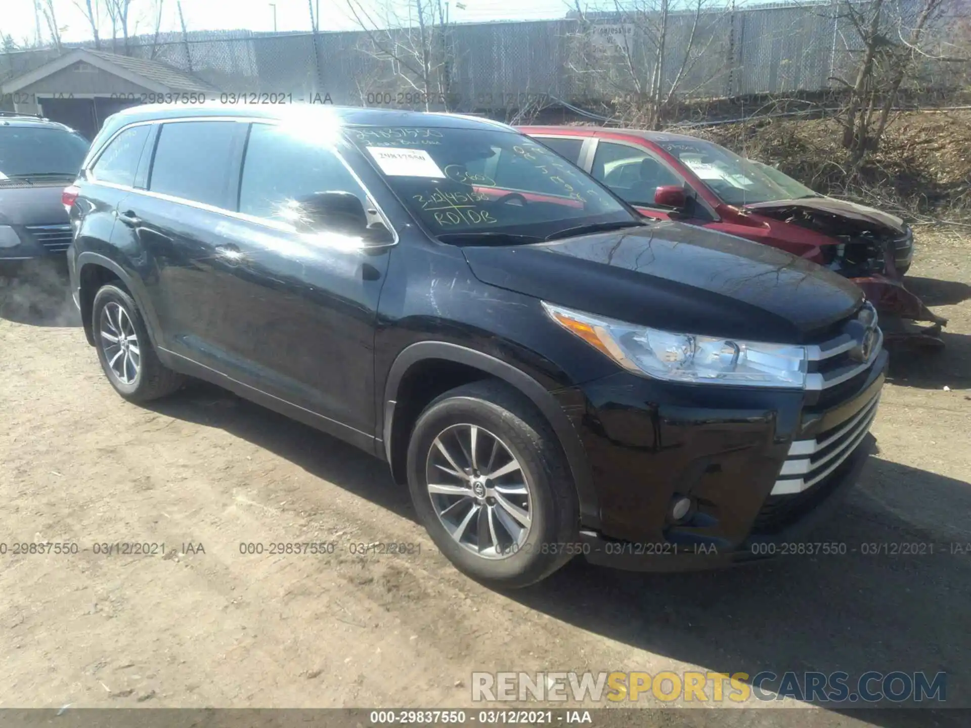 1 Photograph of a damaged car 5TDJZRFH0KS703416 TOYOTA HIGHLANDER 2019