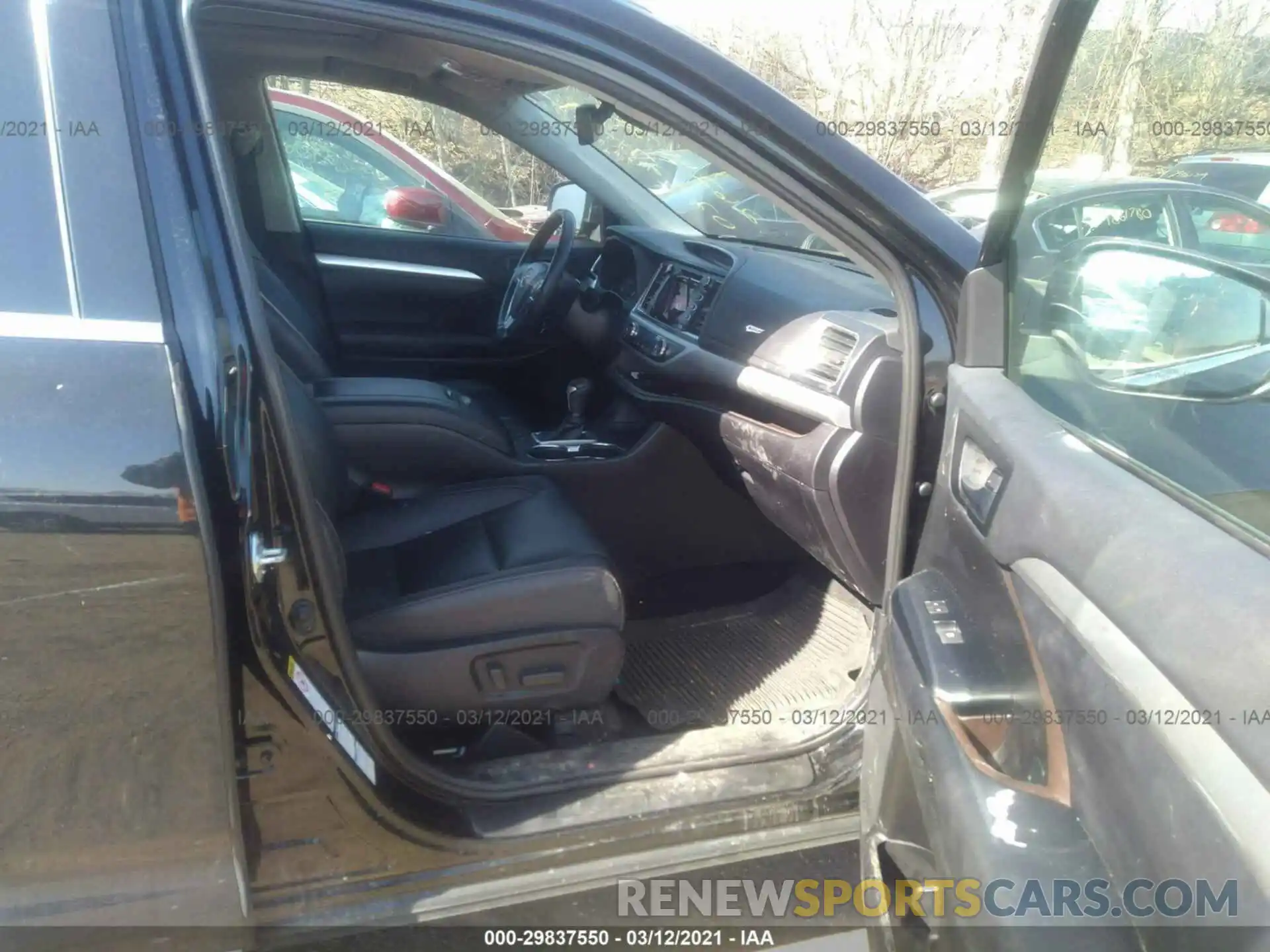 5 Photograph of a damaged car 5TDJZRFH0KS703416 TOYOTA HIGHLANDER 2019