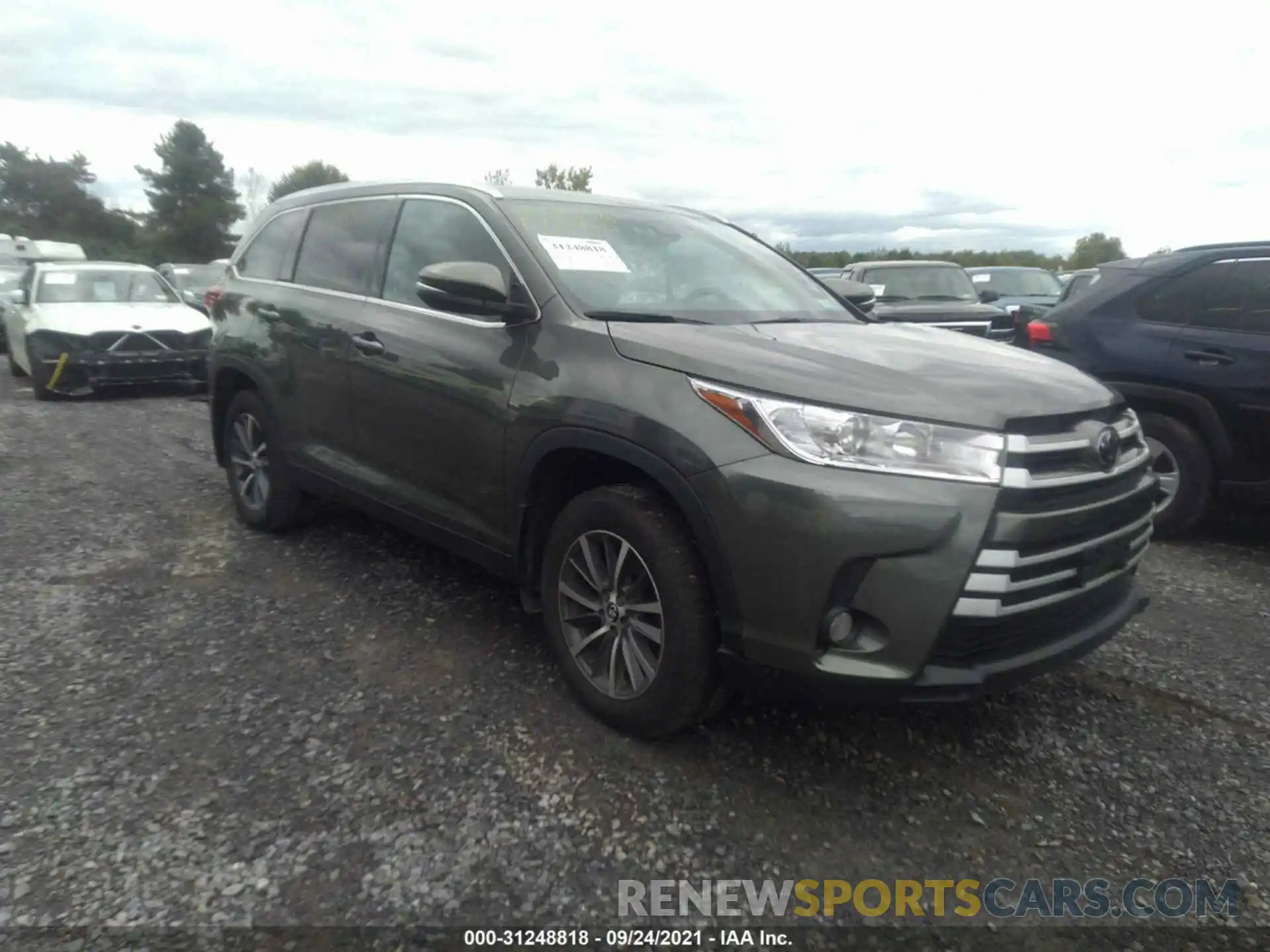 1 Photograph of a damaged car 5TDJZRFH0KS705795 TOYOTA HIGHLANDER 2019