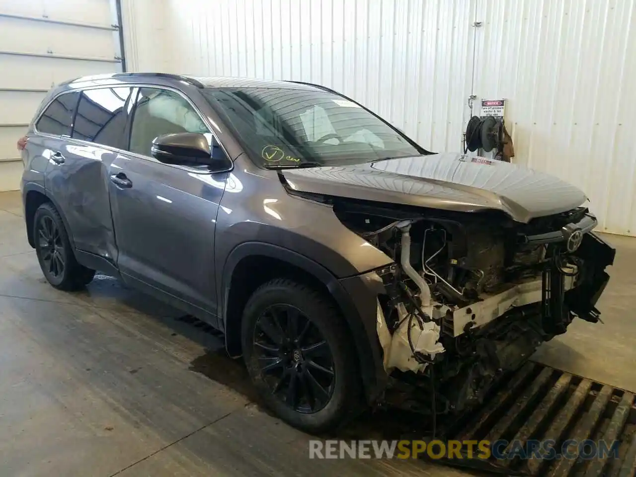 1 Photograph of a damaged car 5TDJZRFH0KS707286 TOYOTA HIGHLANDER 2019