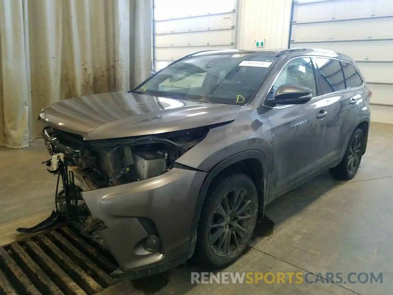 2 Photograph of a damaged car 5TDJZRFH0KS707286 TOYOTA HIGHLANDER 2019