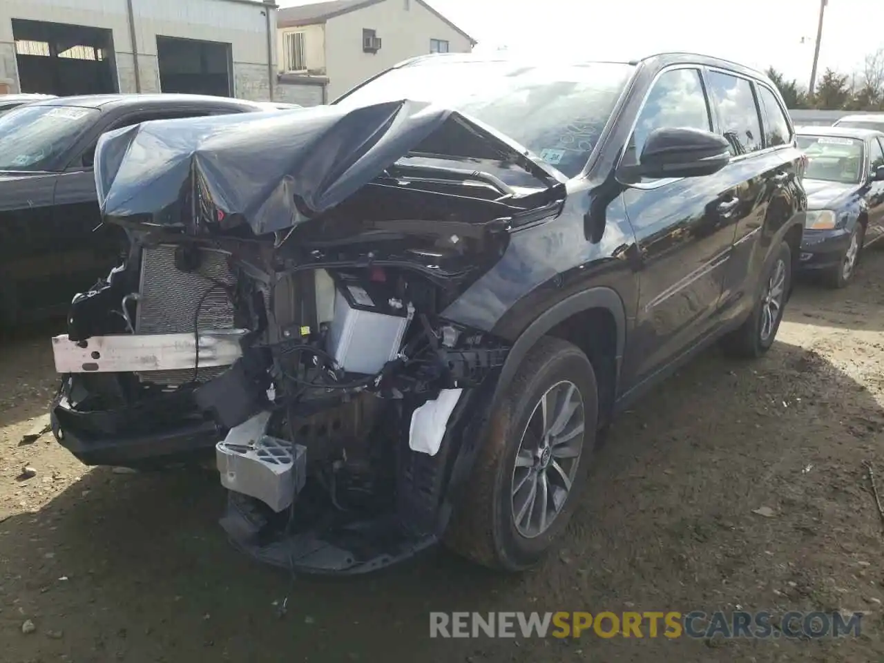 2 Photograph of a damaged car 5TDJZRFH0KS708468 TOYOTA HIGHLANDER 2019