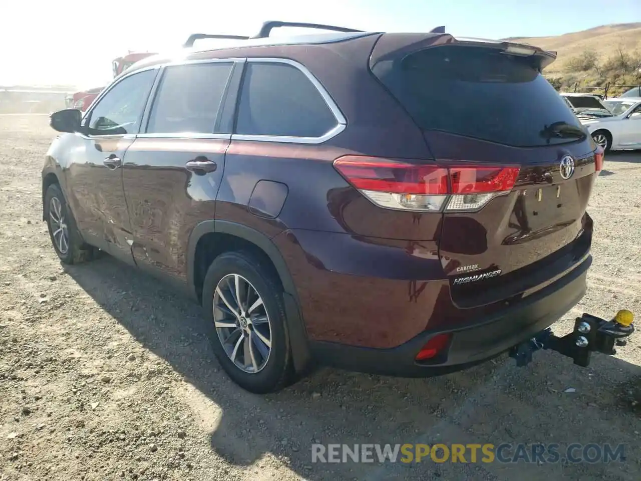 3 Photograph of a damaged car 5TDJZRFH0KS709264 TOYOTA HIGHLANDER 2019