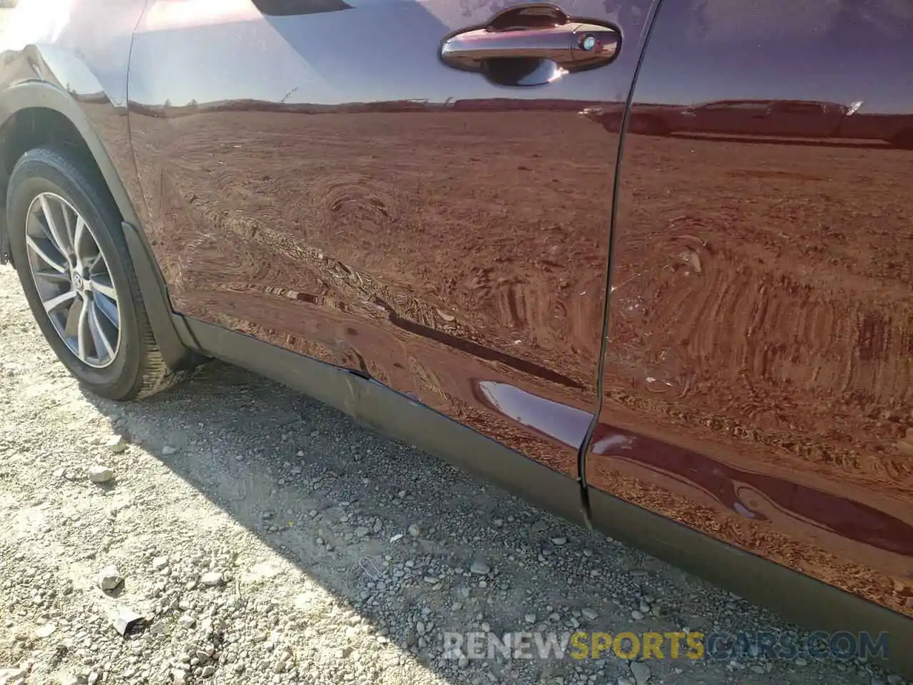 9 Photograph of a damaged car 5TDJZRFH0KS709264 TOYOTA HIGHLANDER 2019