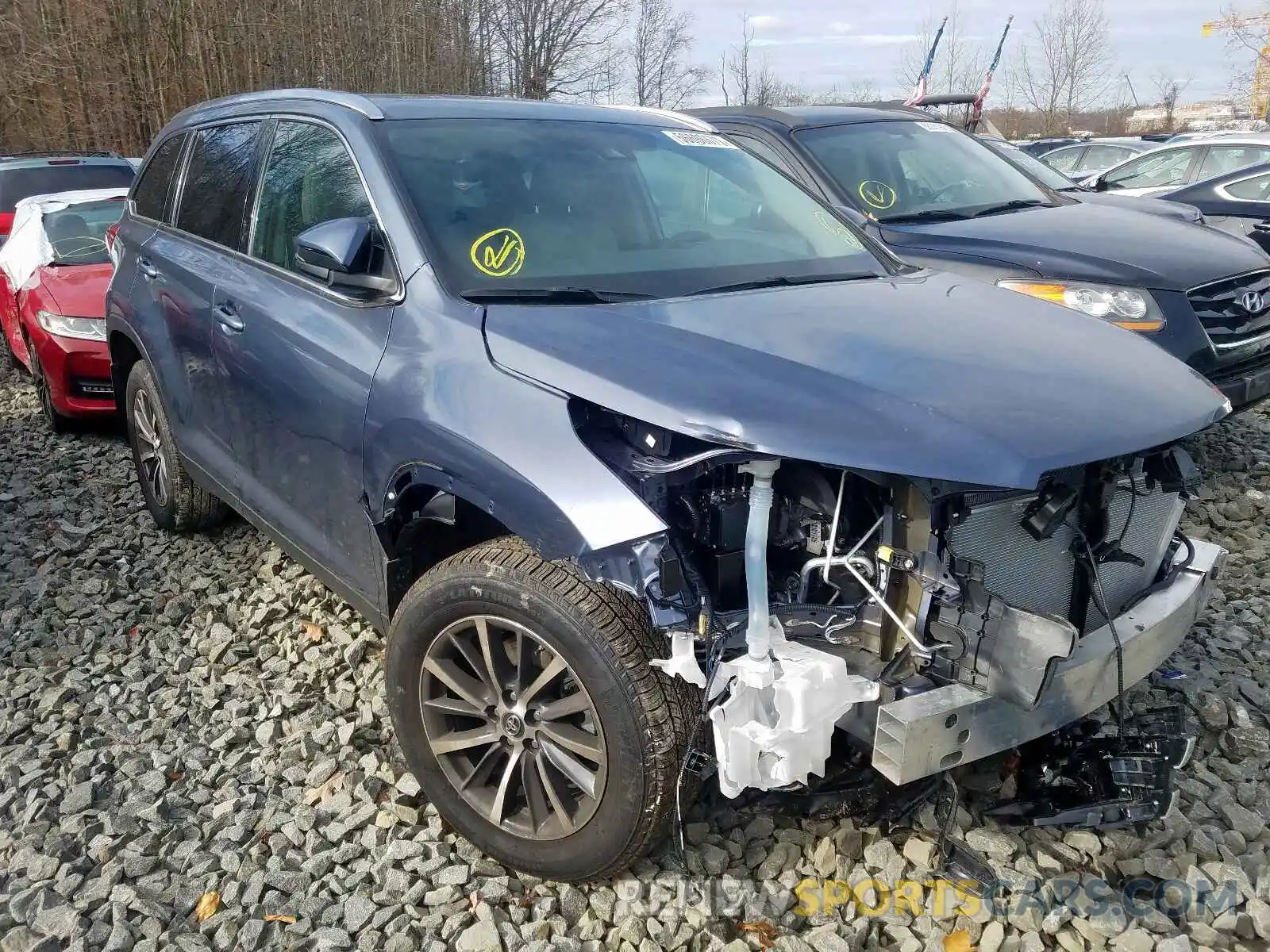 1 Photograph of a damaged car 5TDJZRFH0KS718496 TOYOTA HIGHLANDER 2019